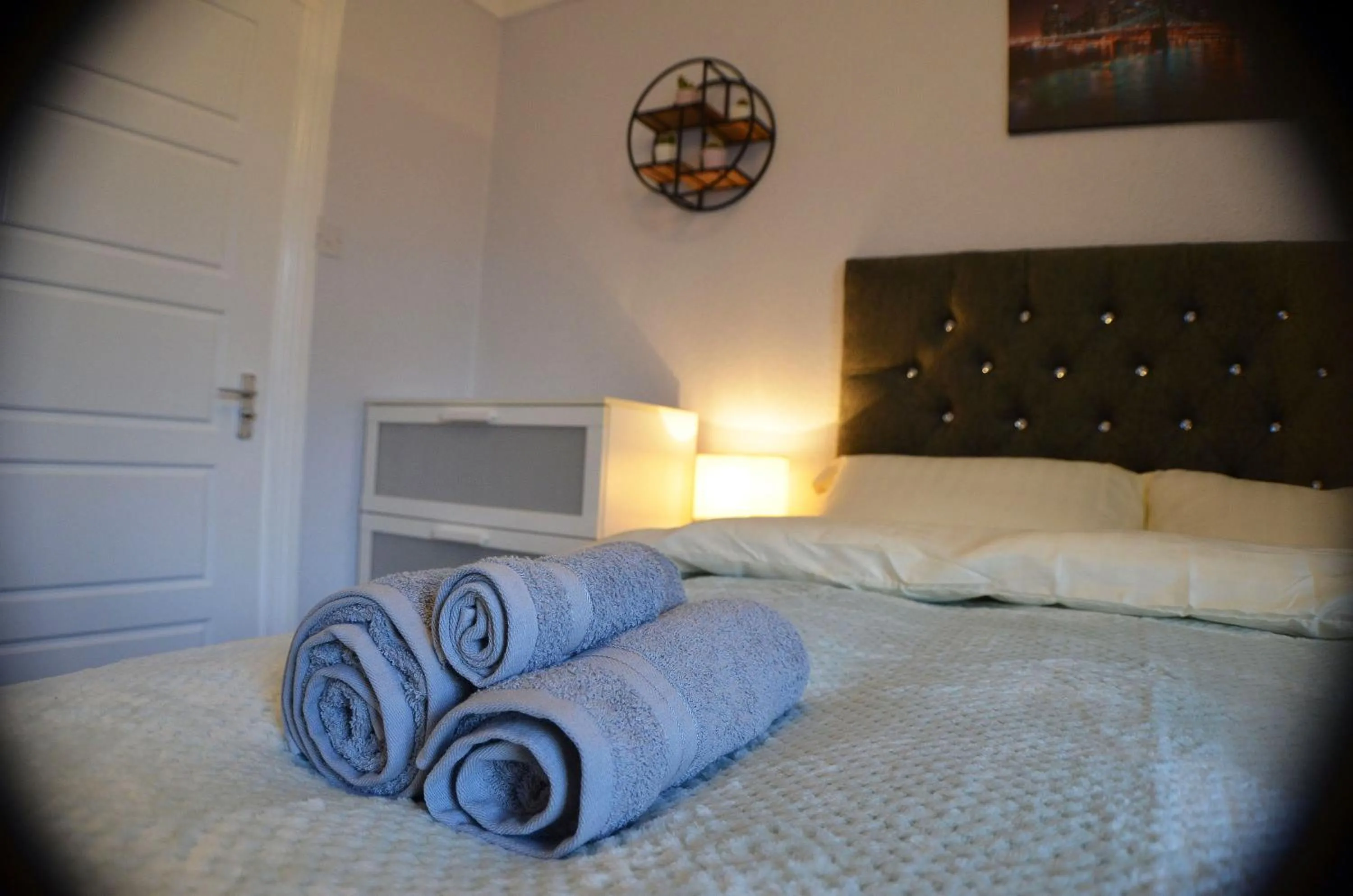 Bedroom, Bed in Gorton Mount Hotel Manchester