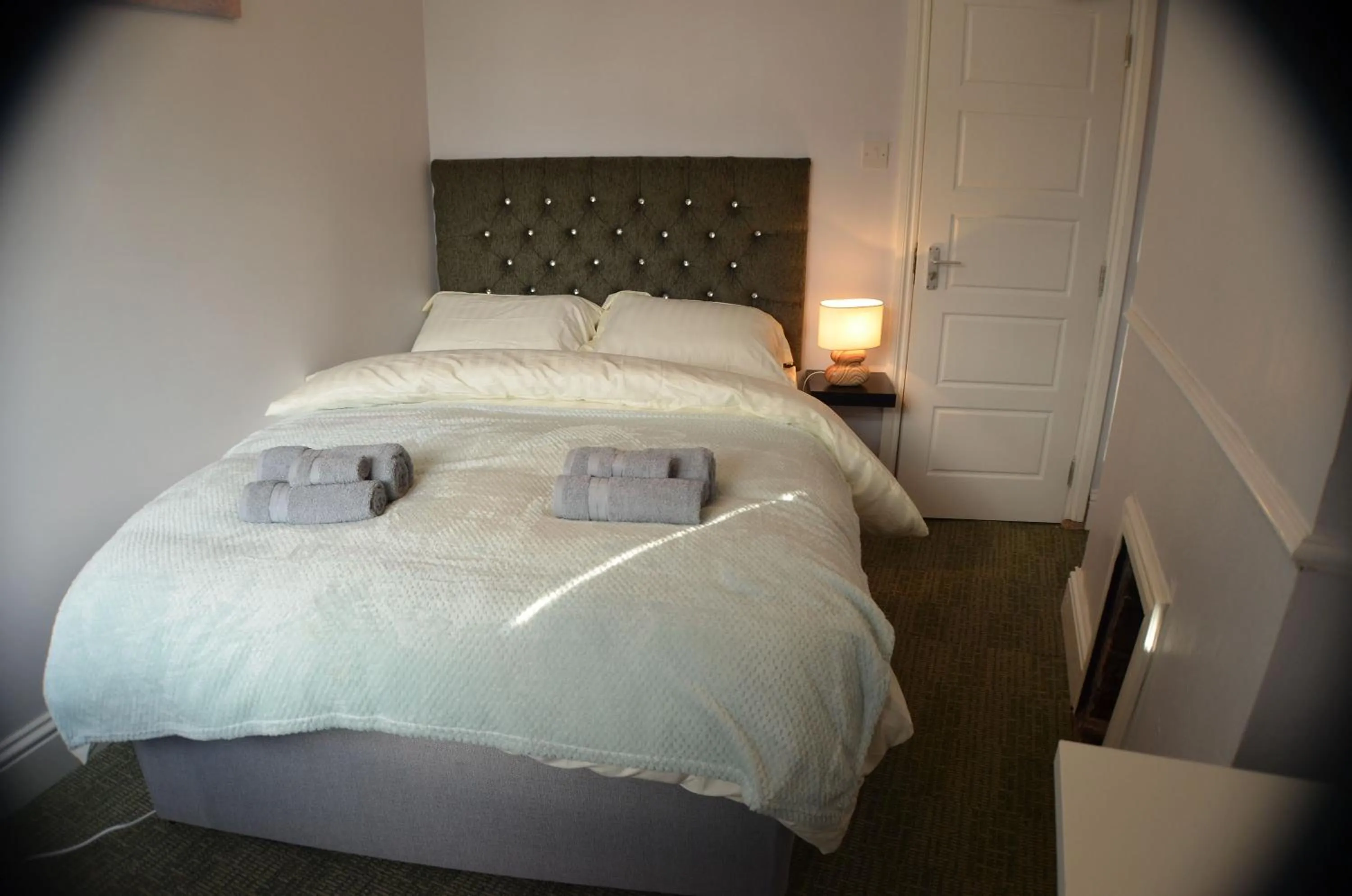 Bedroom, Bed in Gorton Mount Hotel Manchester