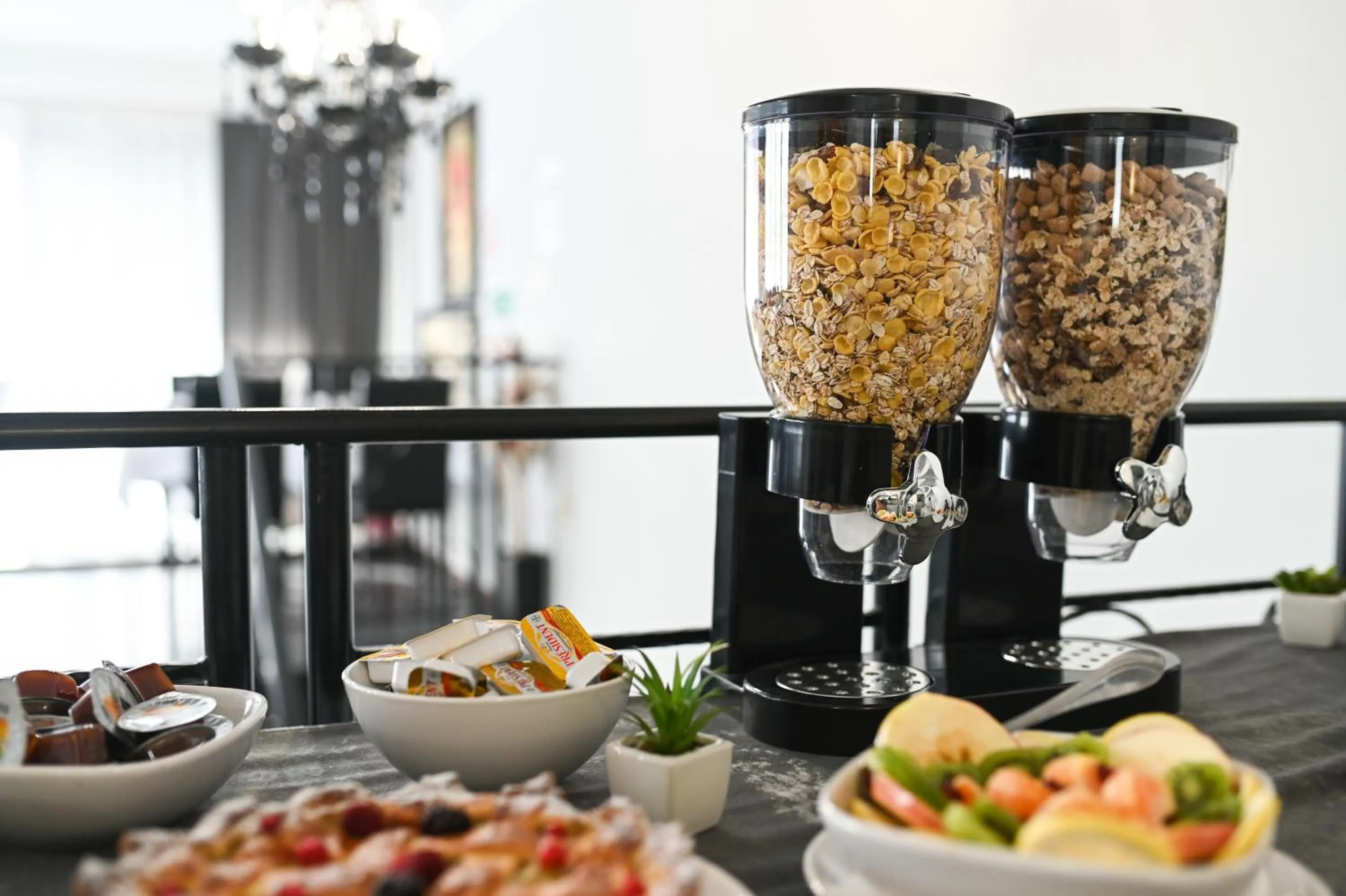 Food and drinks in Garni Hotel Dash