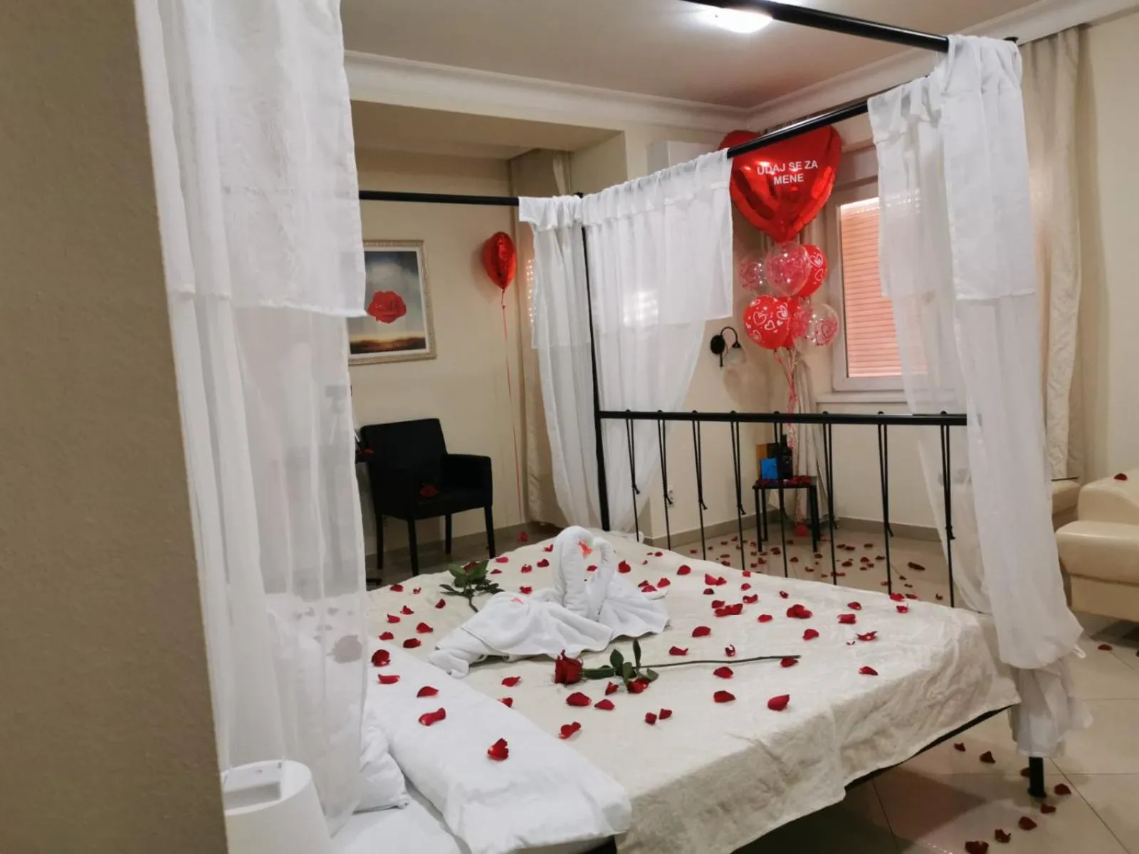 Photo of the whole room, Bed in Garni Hotel Dash