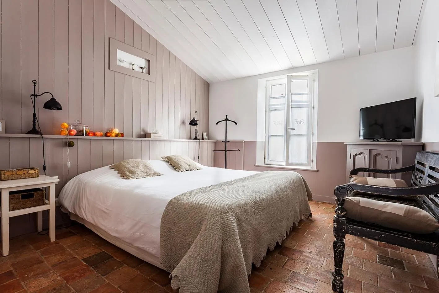 Bed in Hotel Les Bois Flottais