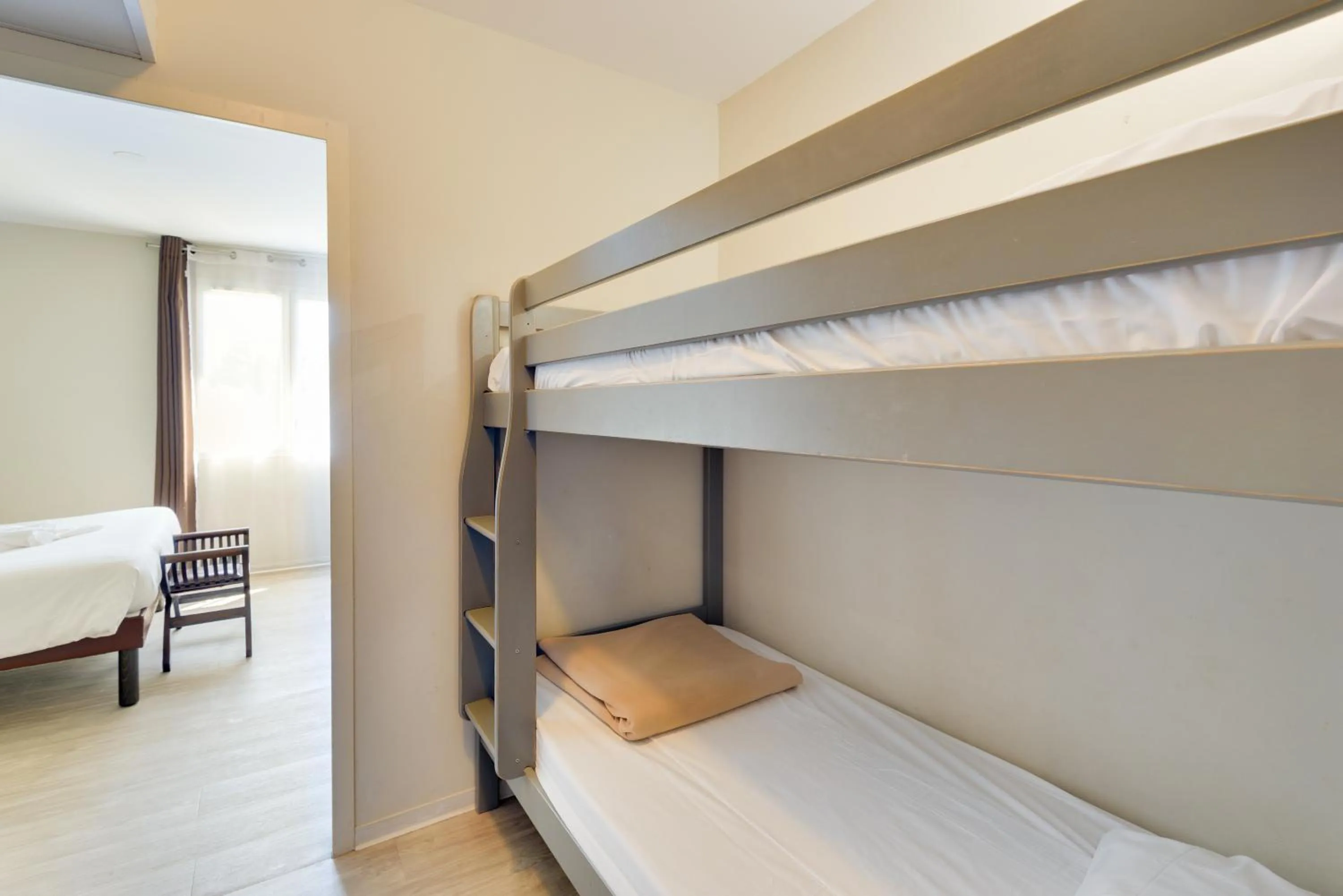 Bedroom, Bed in Kyriad Perpignan Sud