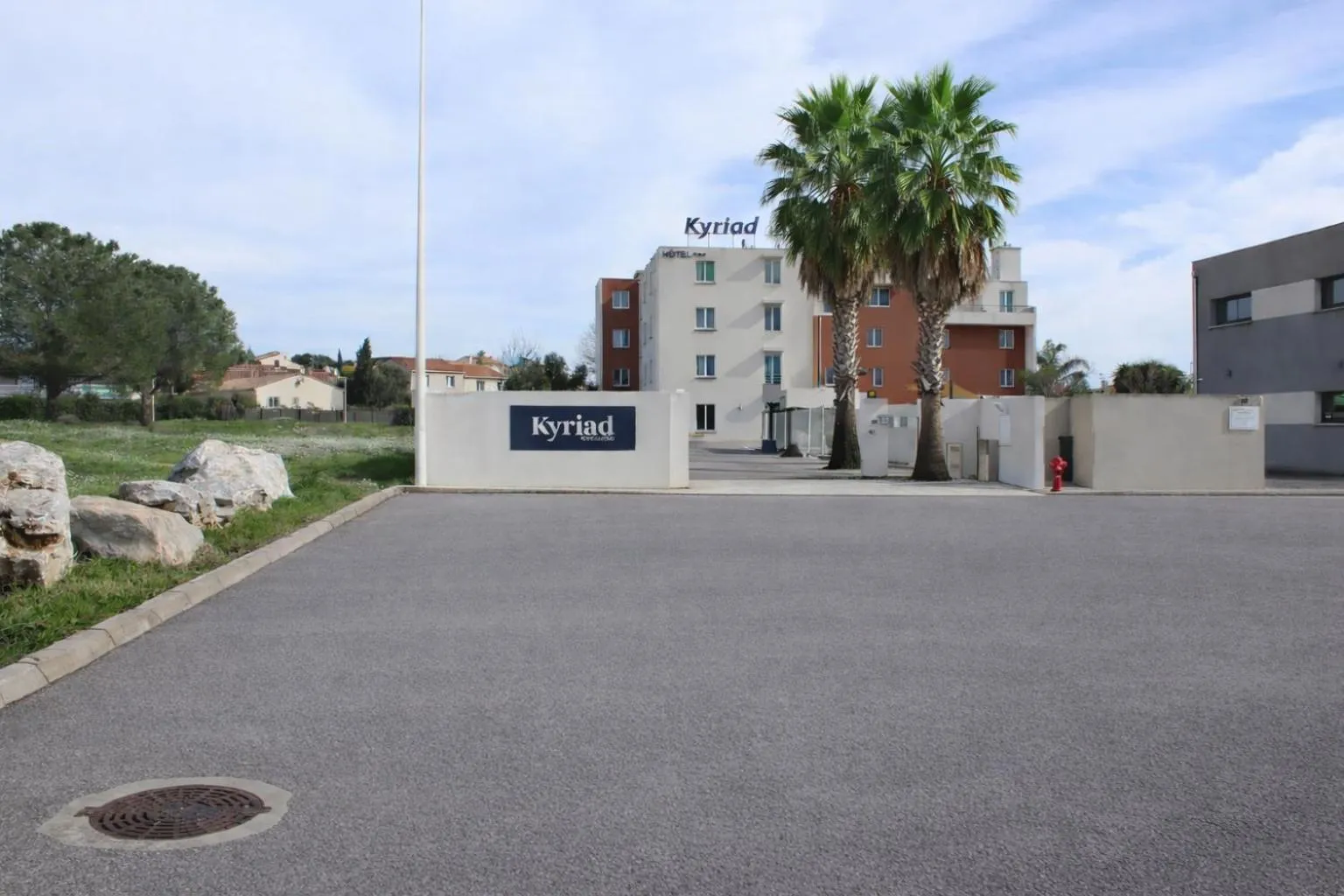 Property building in Kyriad Perpignan Sud