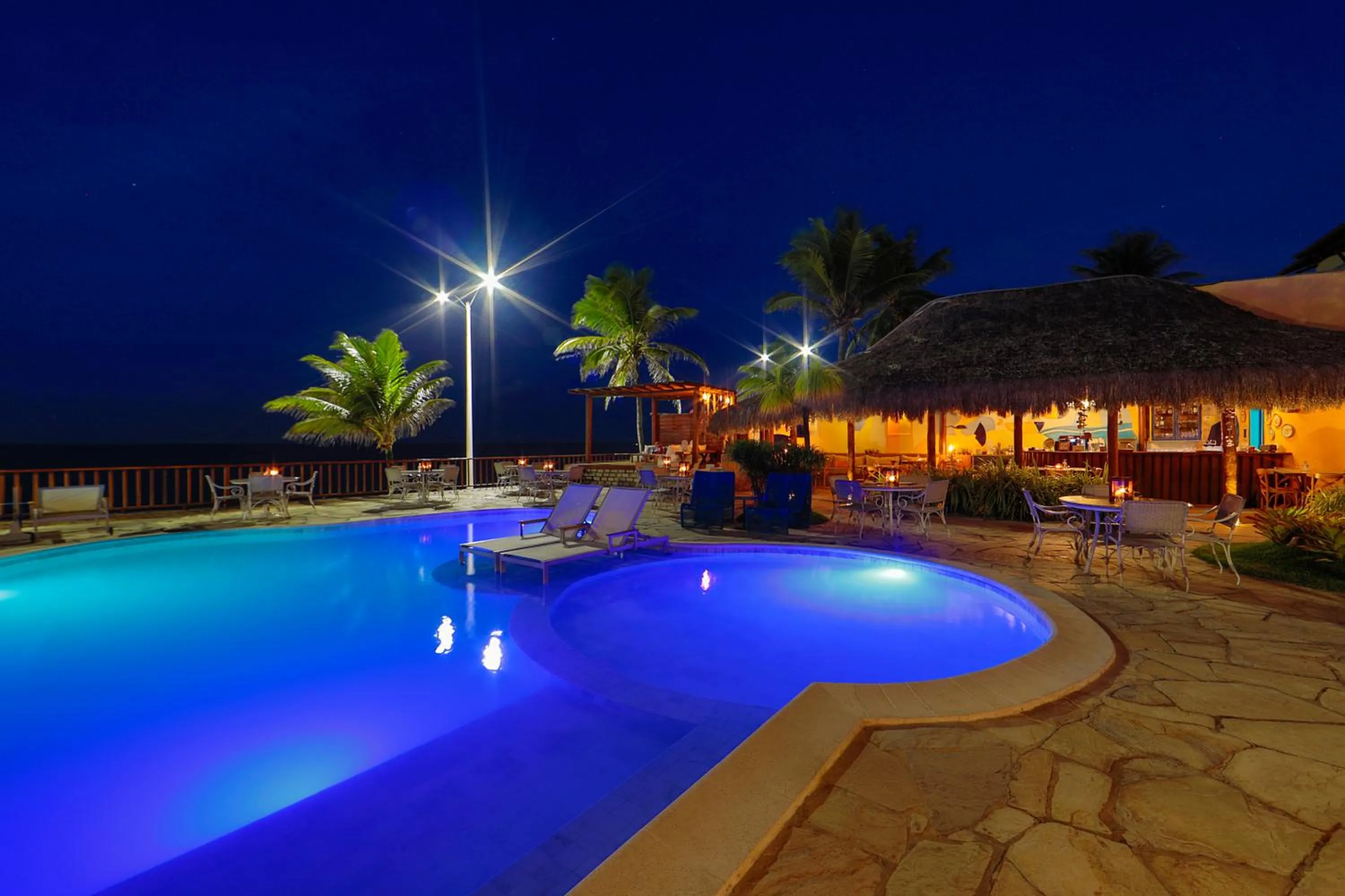 Swimming pool in Manary Praia Hotel