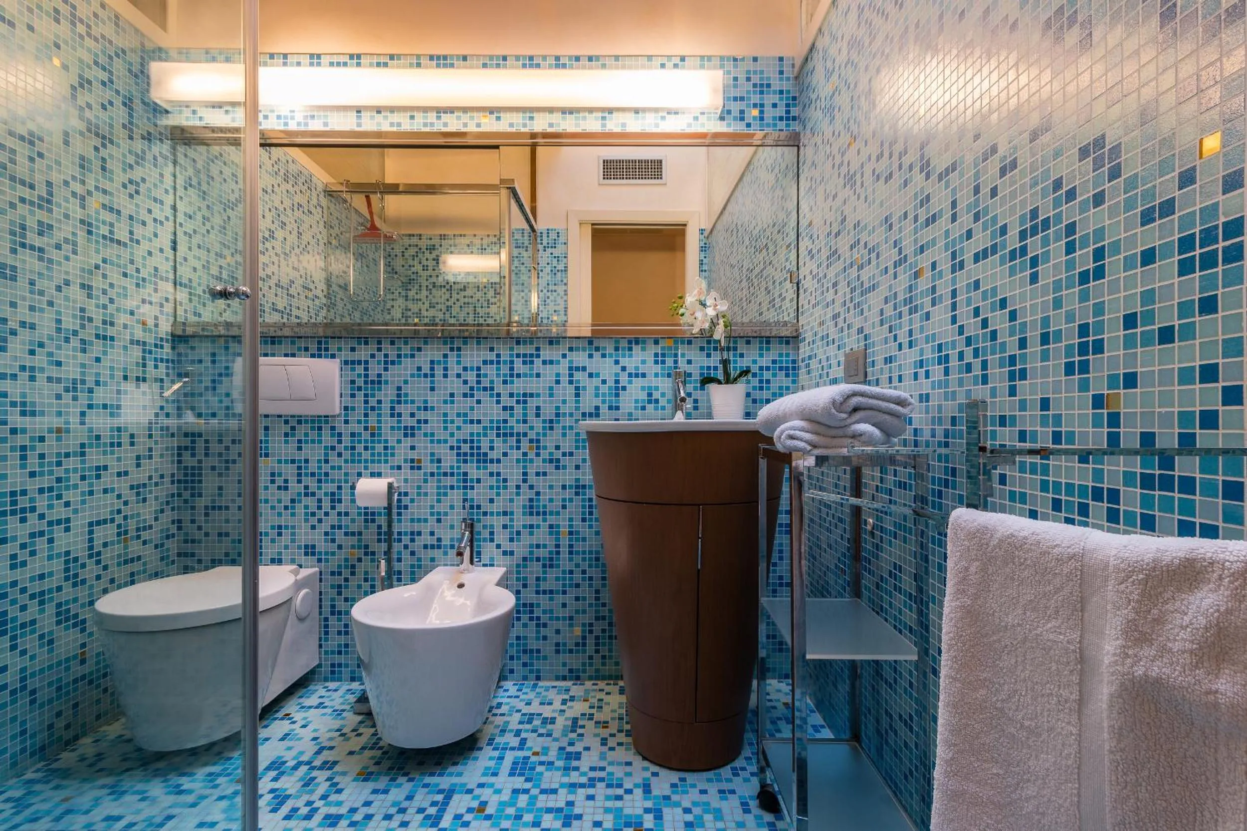 Shower in Rialto Mercato a Family in Venice like at Home