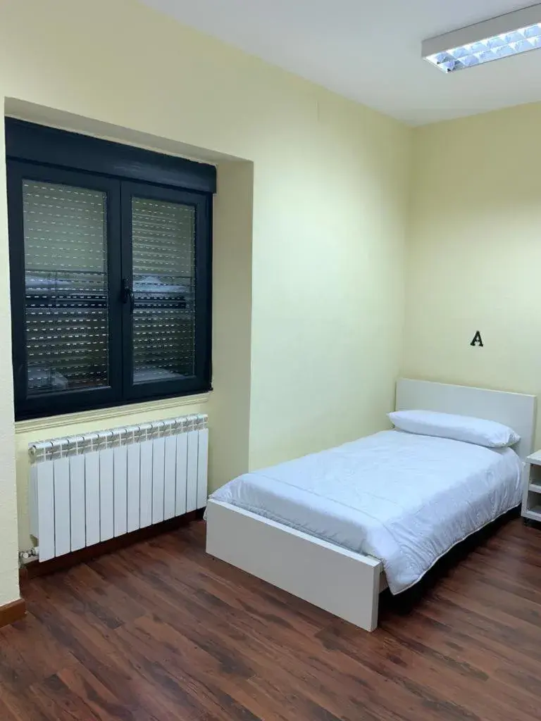 Standard Single Room with Shared Bathroom - single occupancy in El cordal de laciana Standard Single Room with Shared Bathroom - single occupancy in El cordal de laciana