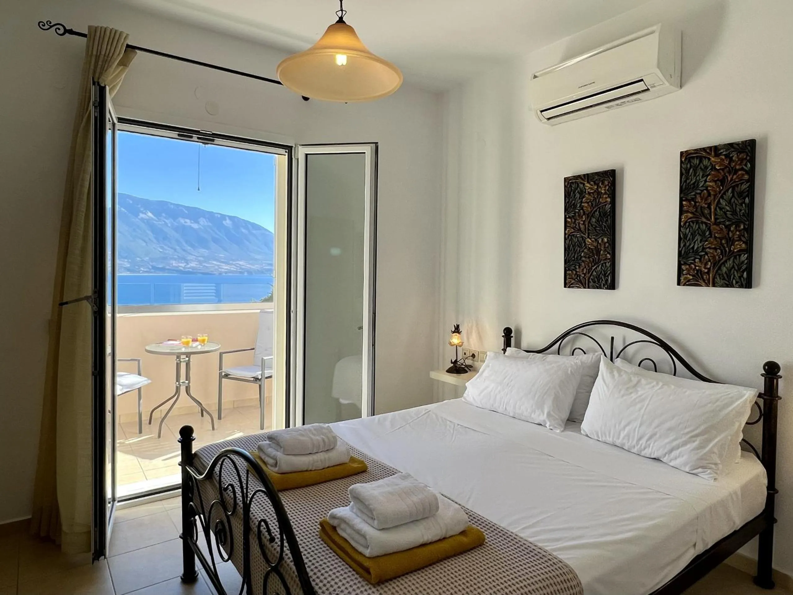 Bed in Villa Eros Spartia Kefalonia