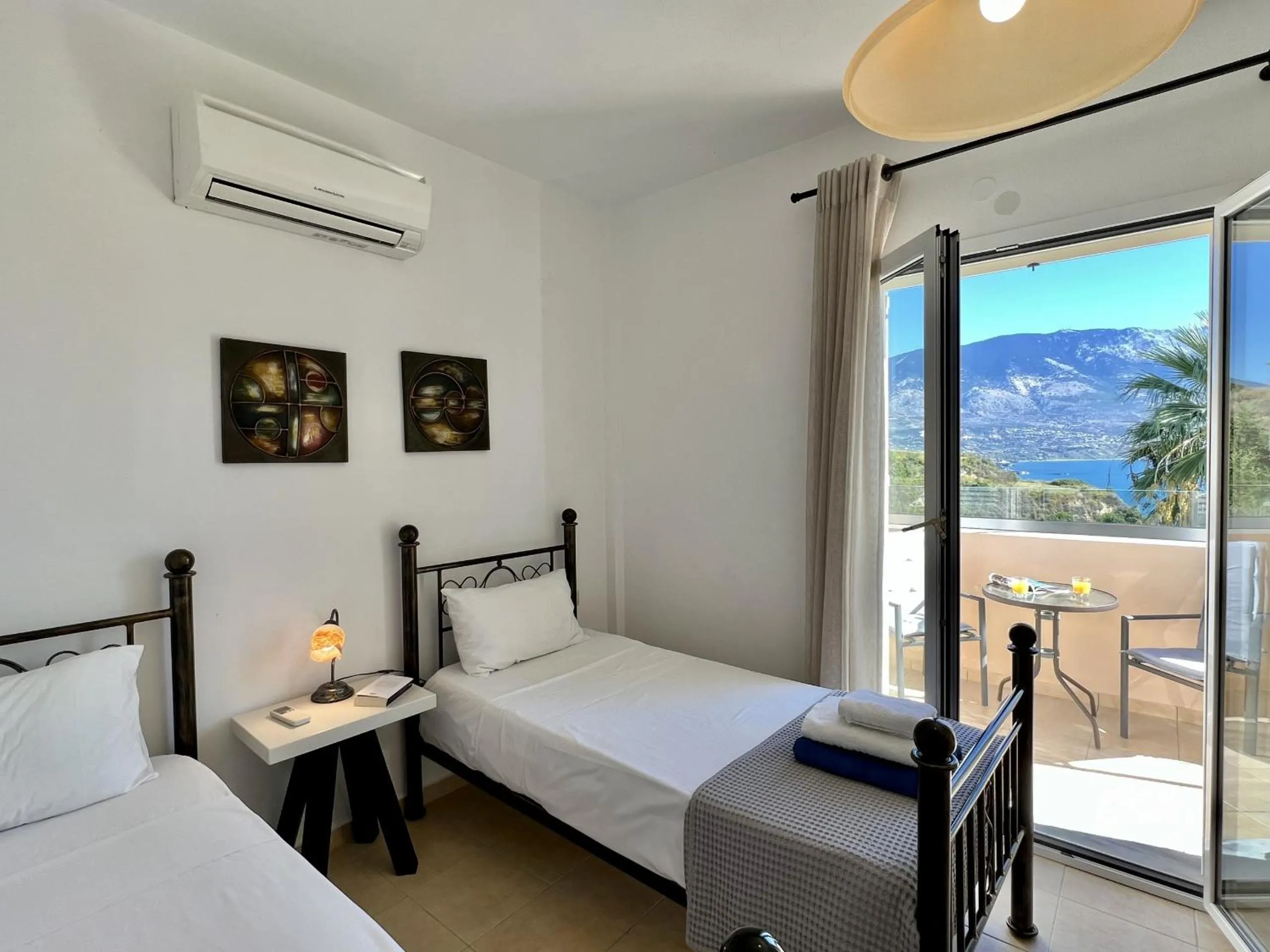 Bed in Villa Eros Spartia Kefalonia