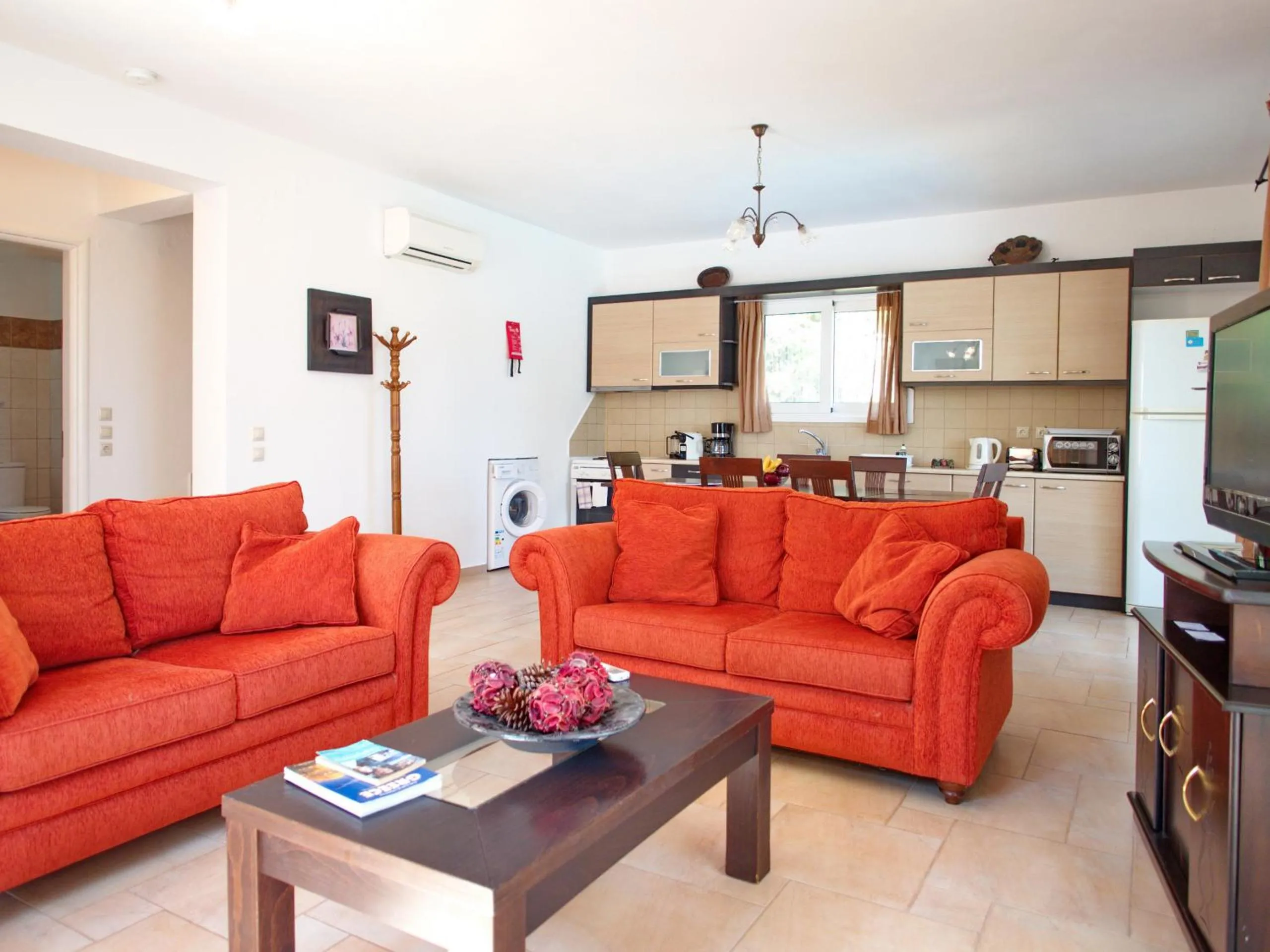 Communal lounge/ TV room in Villa Eros Spartia Kefalonia
