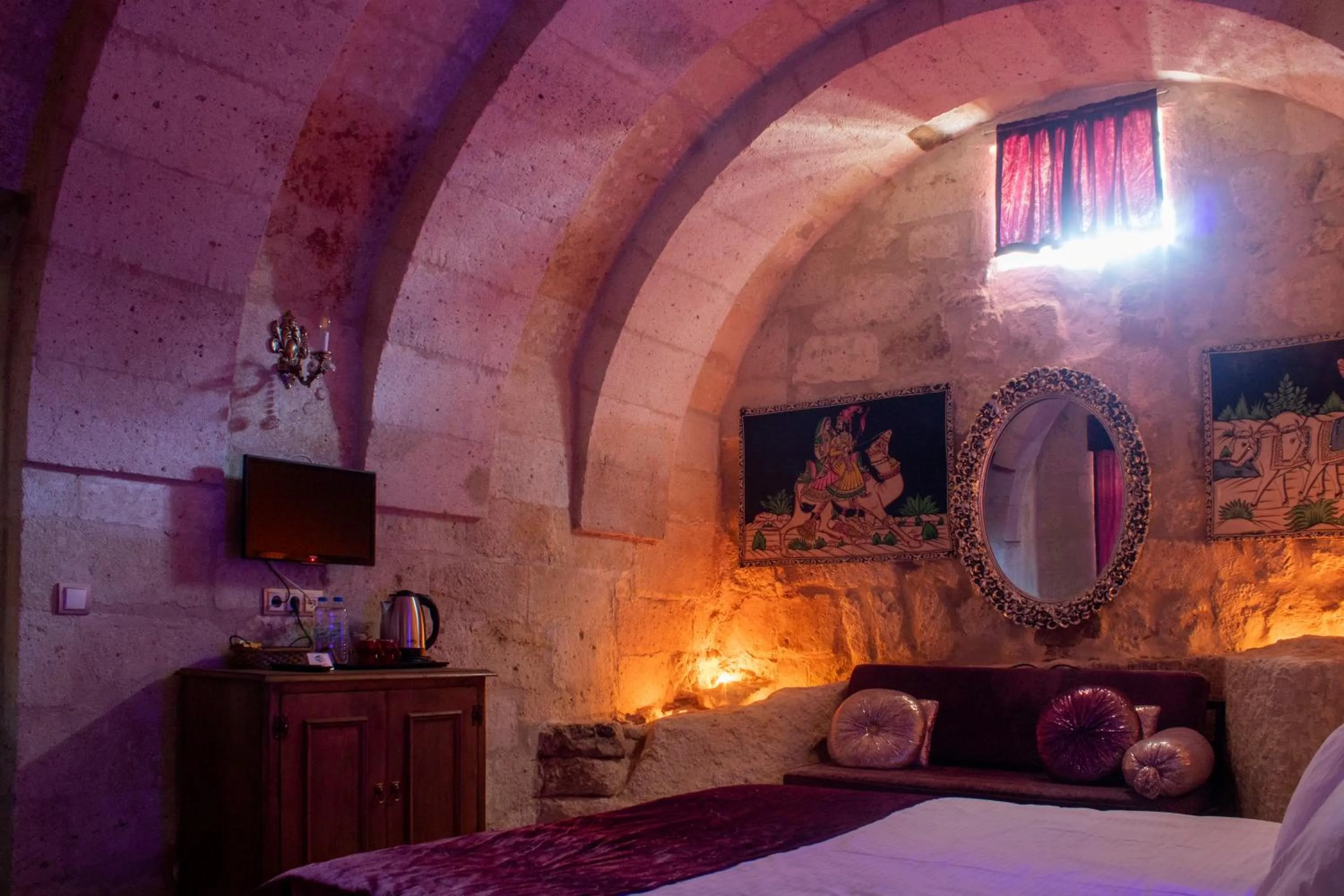 Seating area, Bed in Cave Art Hotel Cappadocia