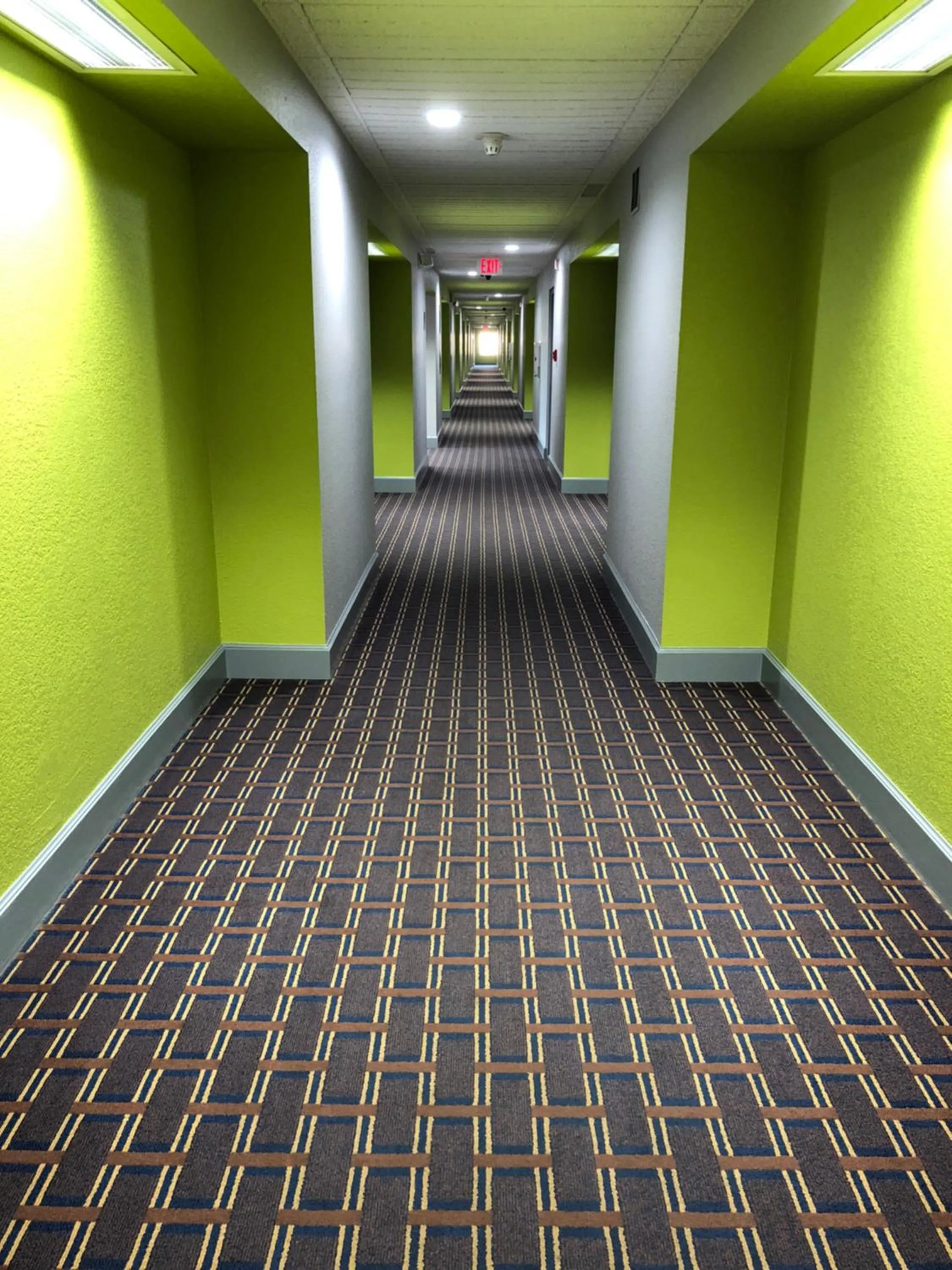 Super 8 by Wyndham Harrison OH