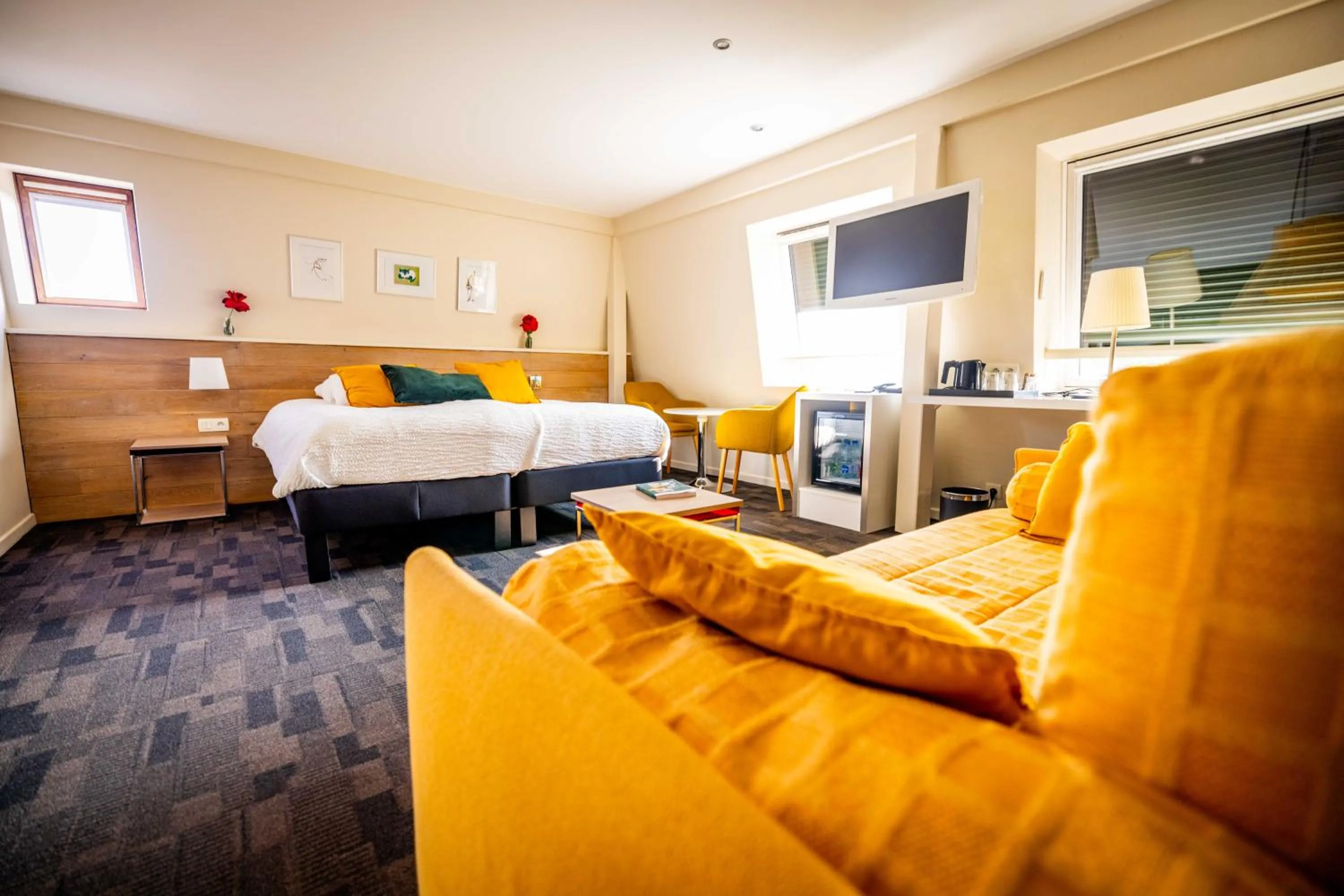 Bed in Logis Hôtel Restaurant & Spa La Rochette