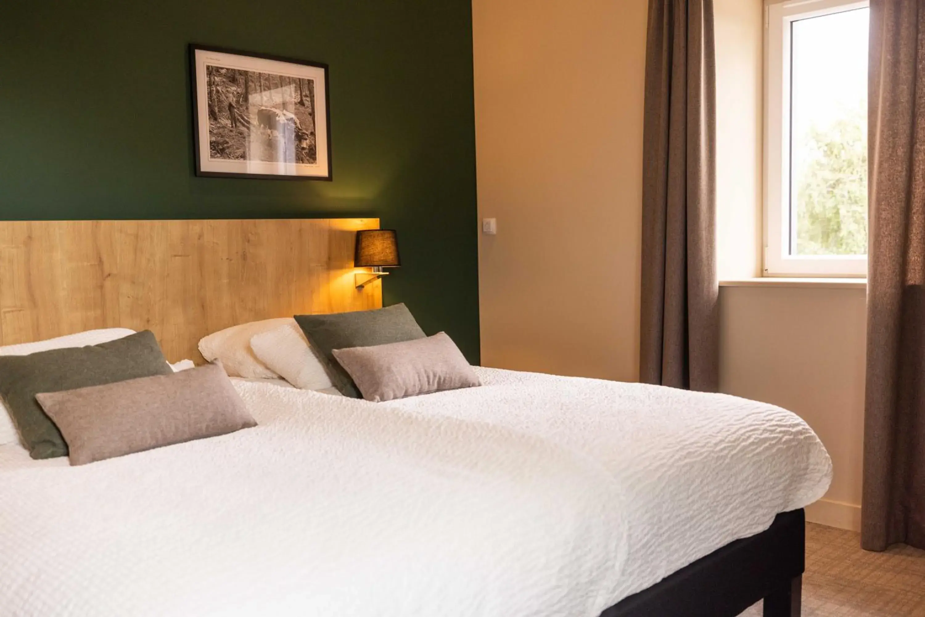 Deluxe Double Room in Logis Hôtel Restaurant & Spa La Rochette Deluxe Double Room in Logis Hôtel Restaurant & Spa La Rochette