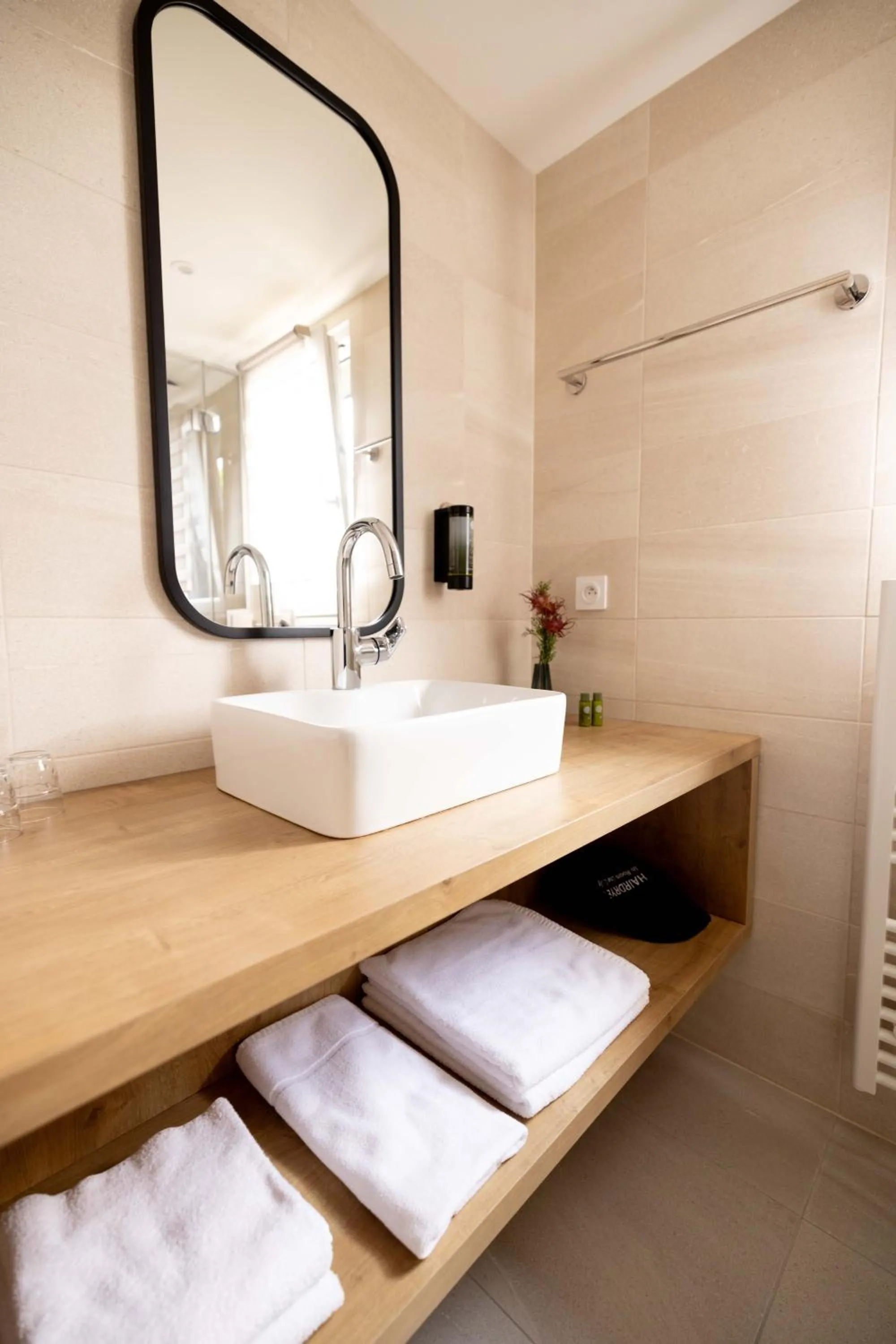 Bed in Logis Hôtel Restaurant & Spa La Rochette