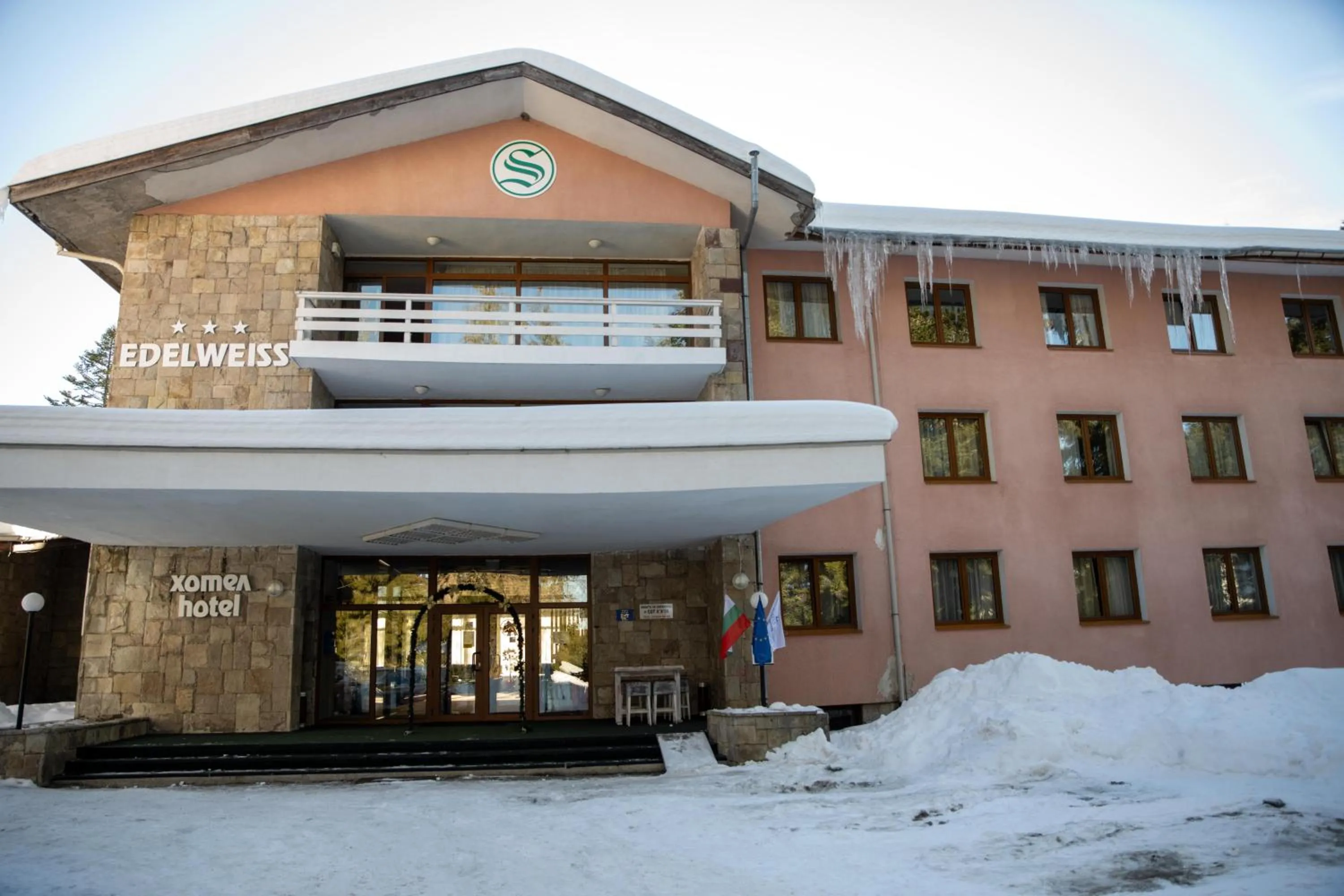 Facade/entrance in Hotel Borovets Edelweiss