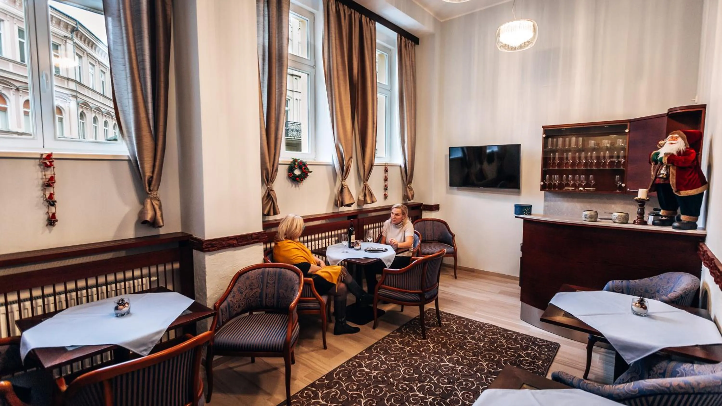 Seating area in Star Hotel