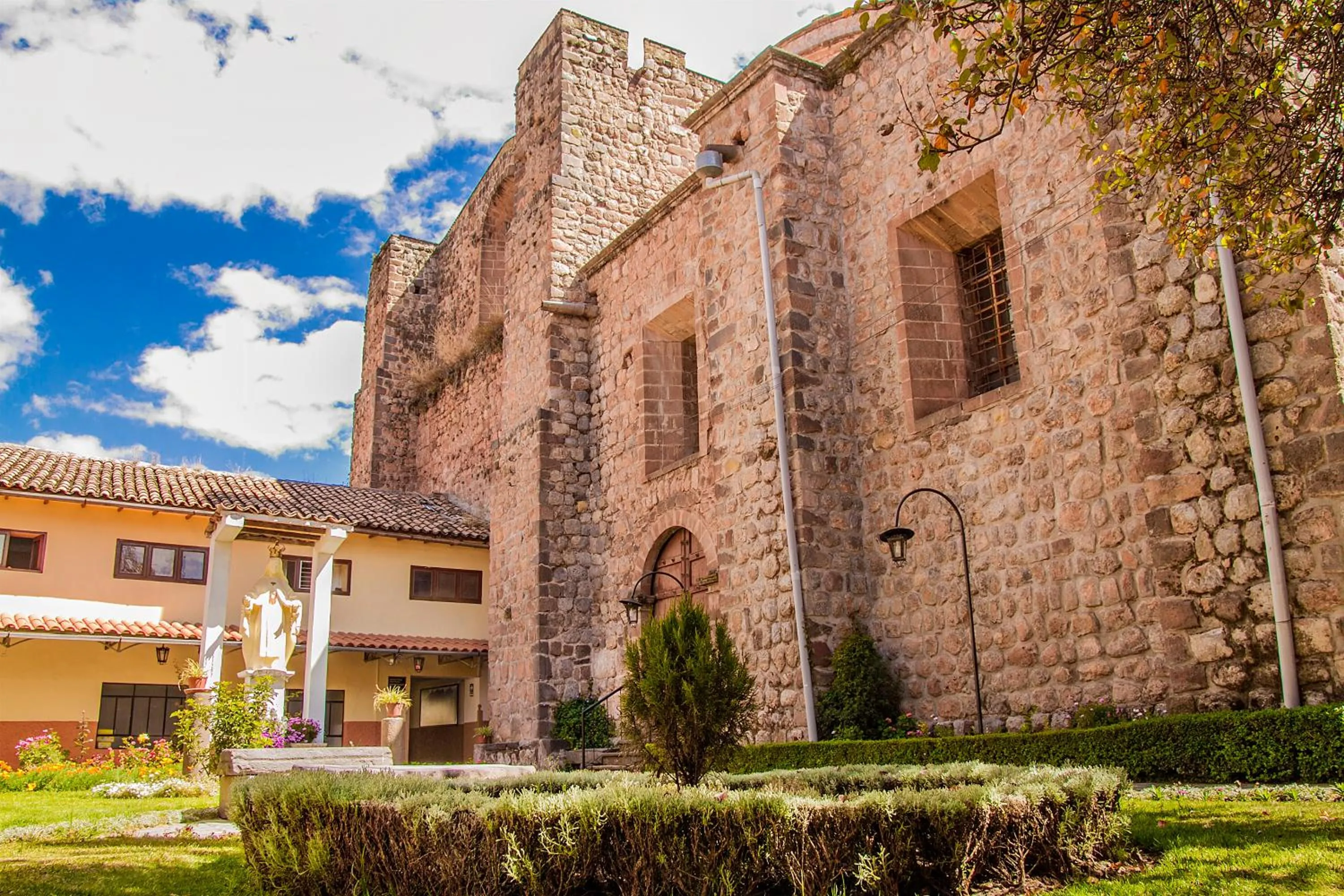 Property building in Hotel Monasterio San Pedro