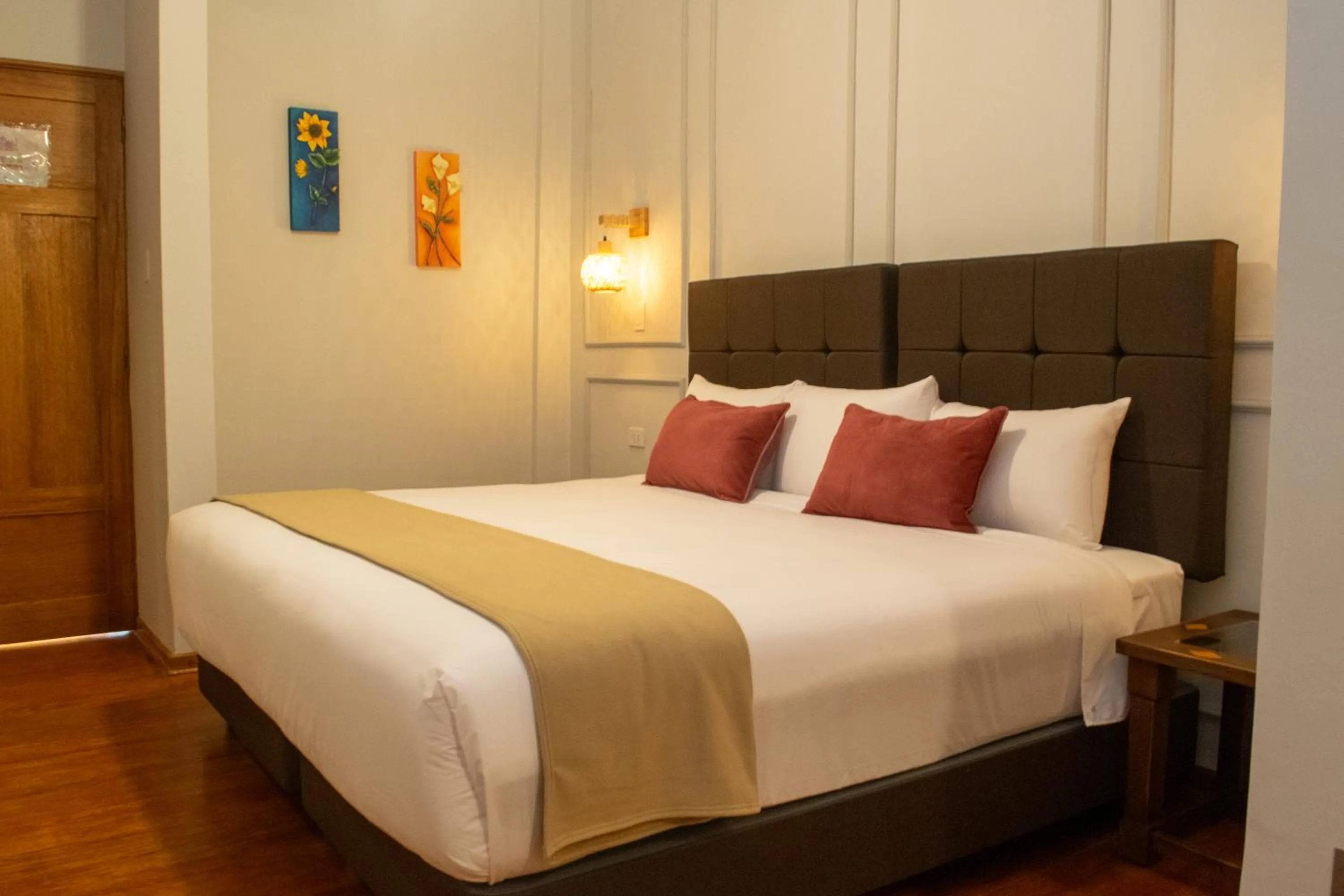 Property building, Bed in Hotel Monasterio San Pedro