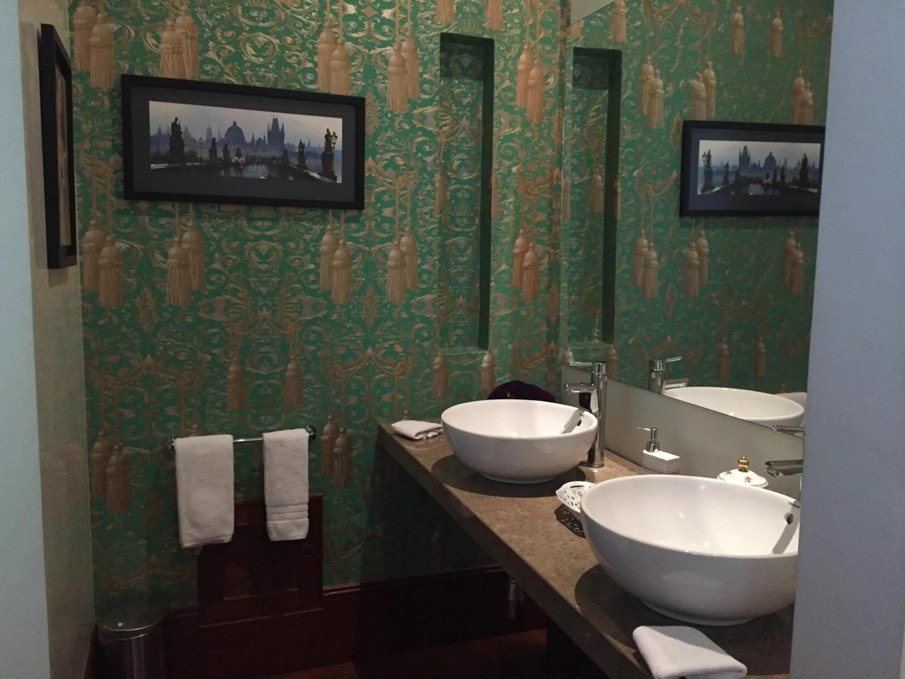 Toilet in The Orchids