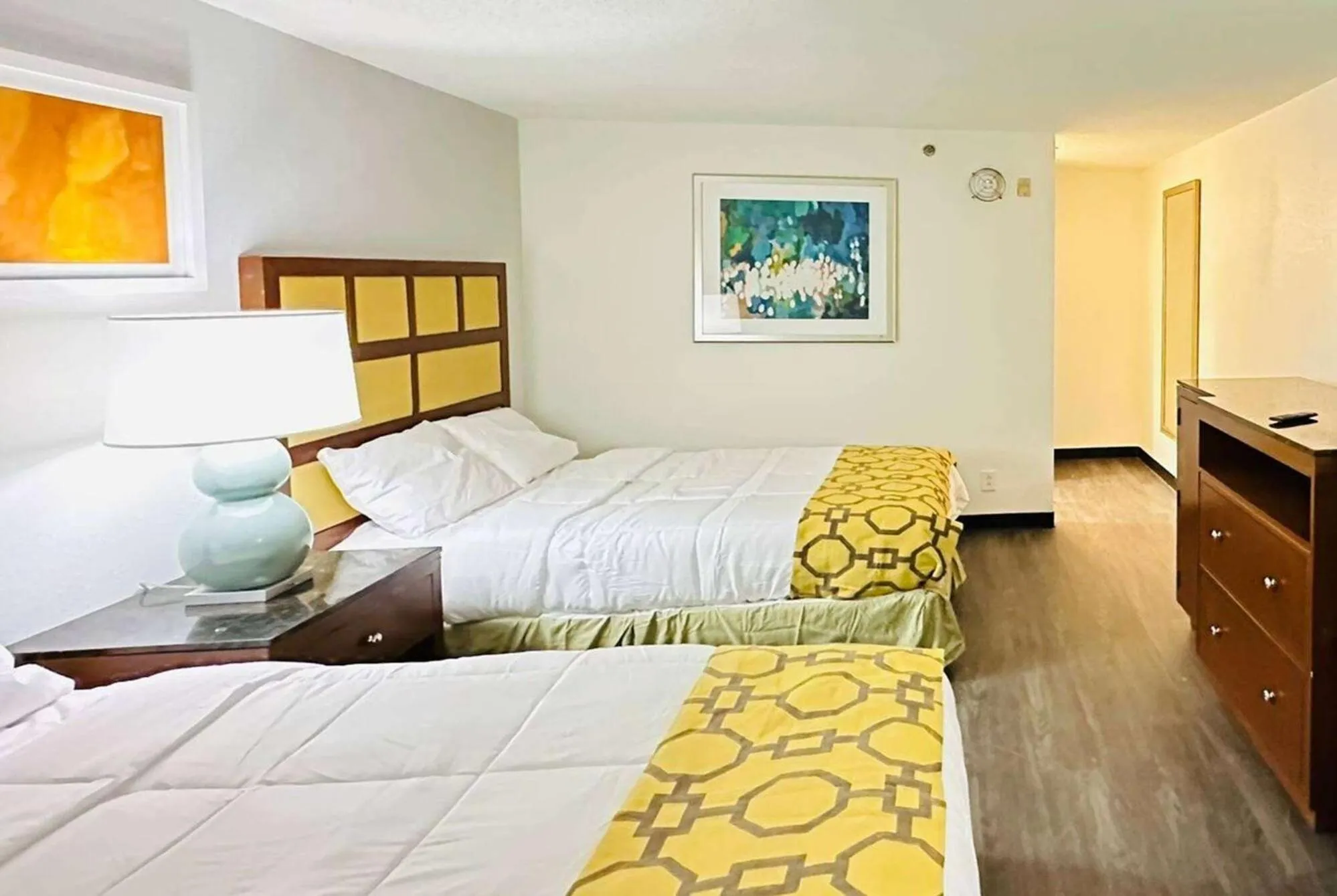 Photo of the whole room, Bed in Baymont Inn and Suites by Wyndham Columbus / Near OSU