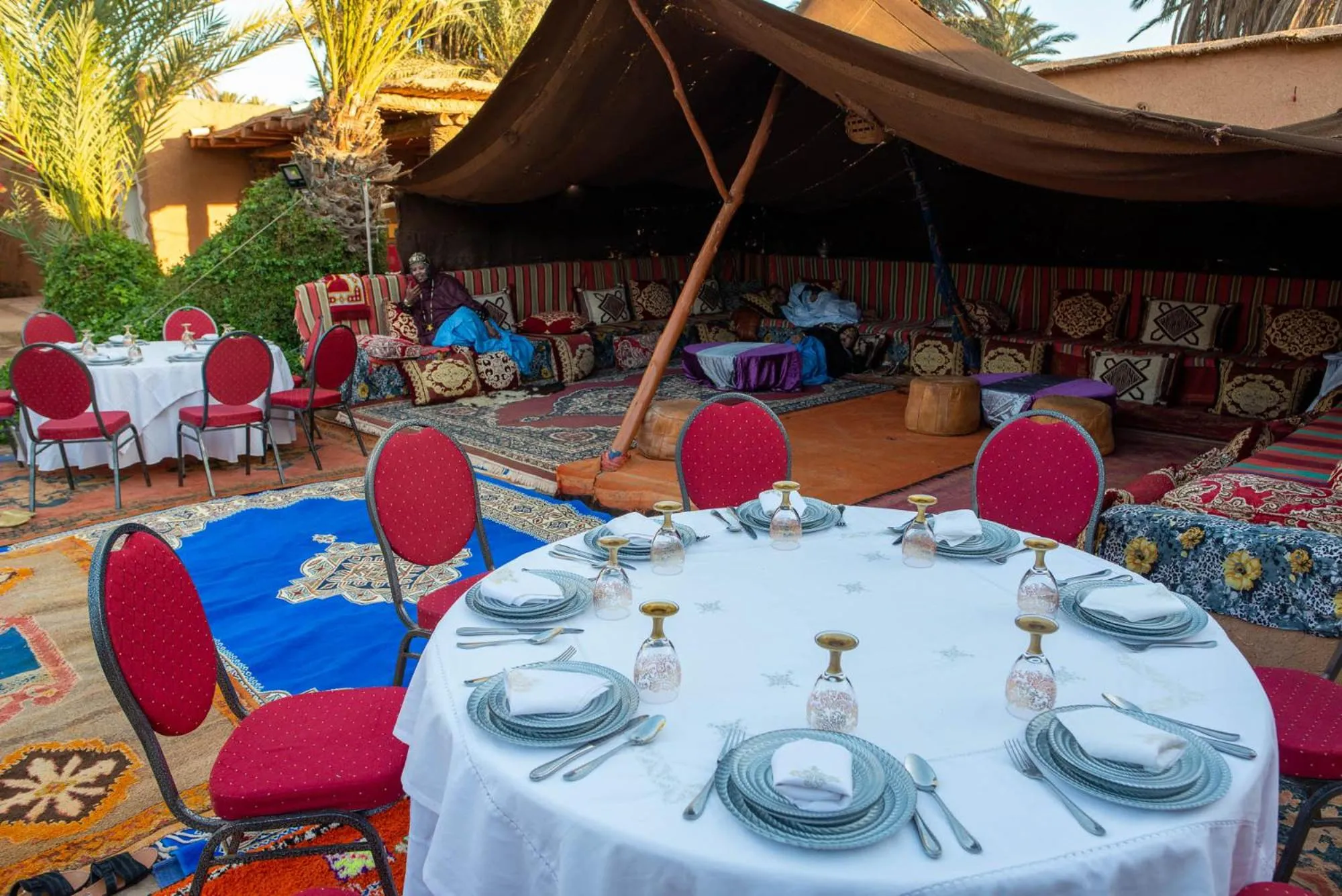 Restaurant/places to eat in Maison Nomades