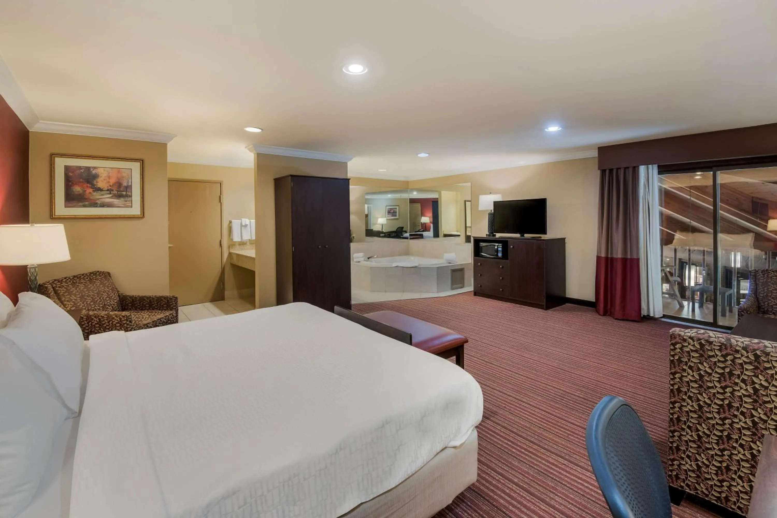 Bed in Best Western Sycamore Inn