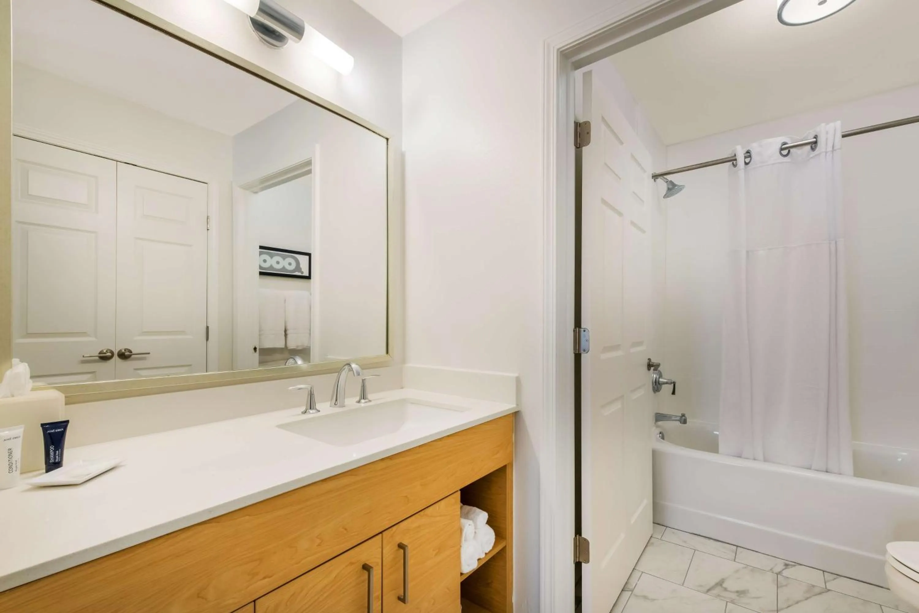 Bathroom in Sonesta ES Suites Charlotte Arrowood