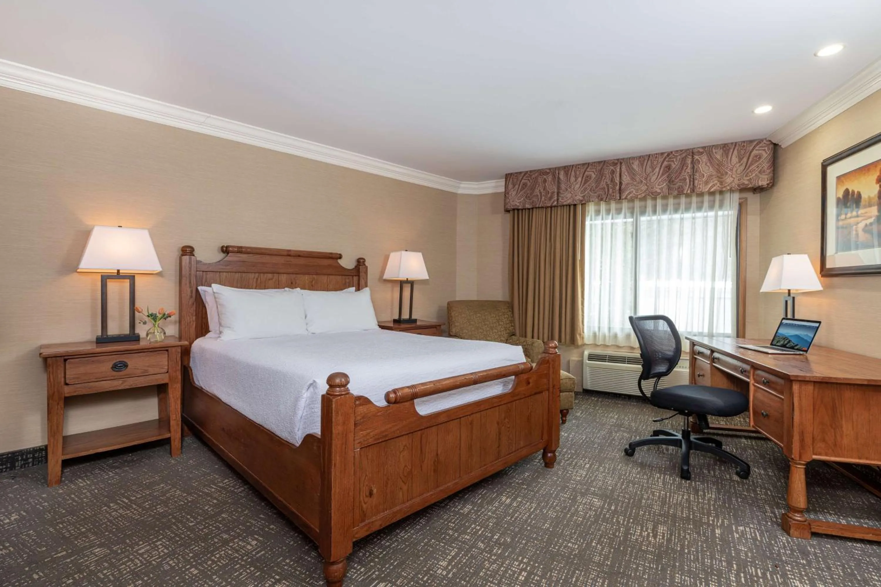 Bedroom, Bed in Best Western Plus Waterbury - Stowe