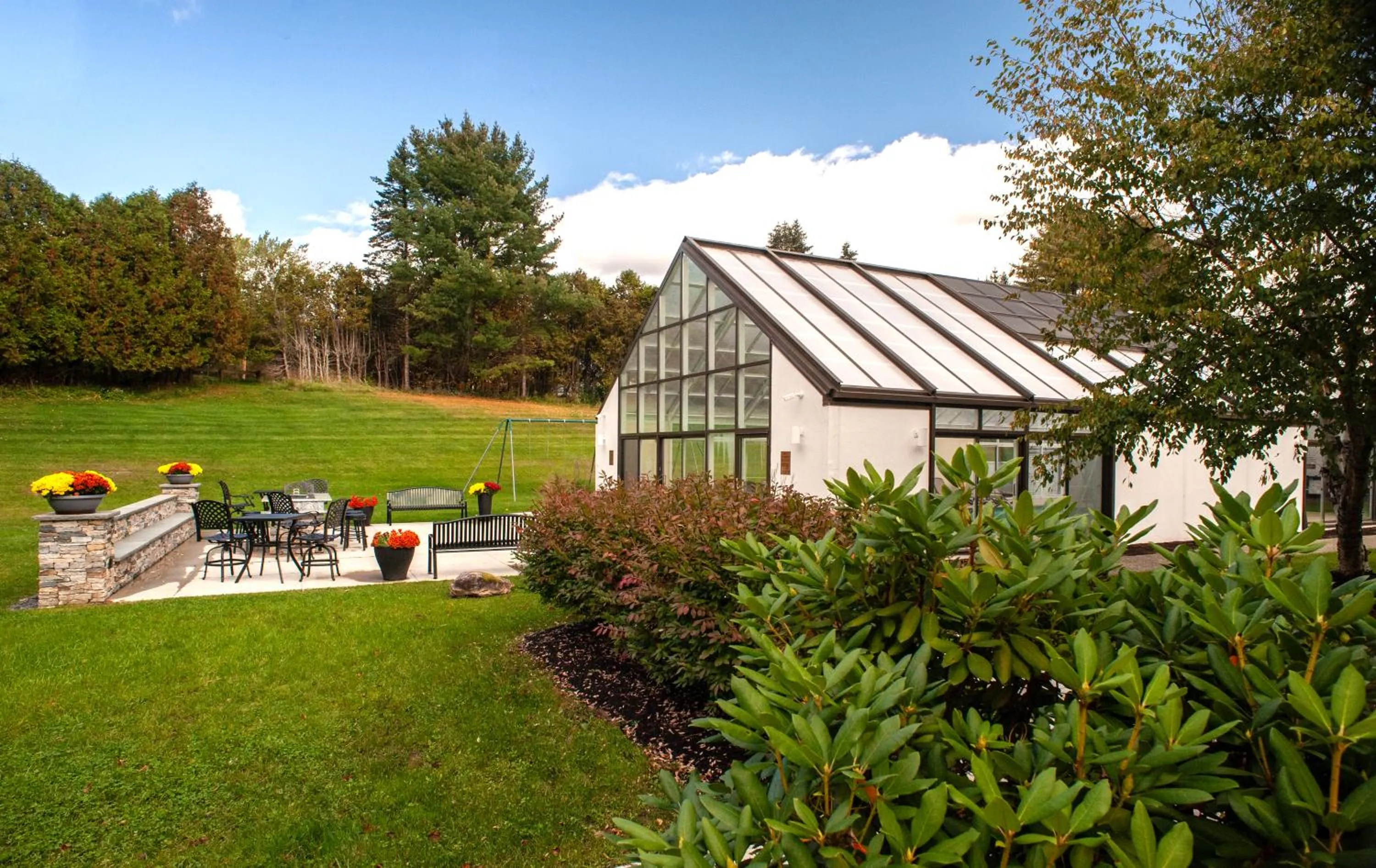 Patio in Best Western Plus Waterbury - Stowe