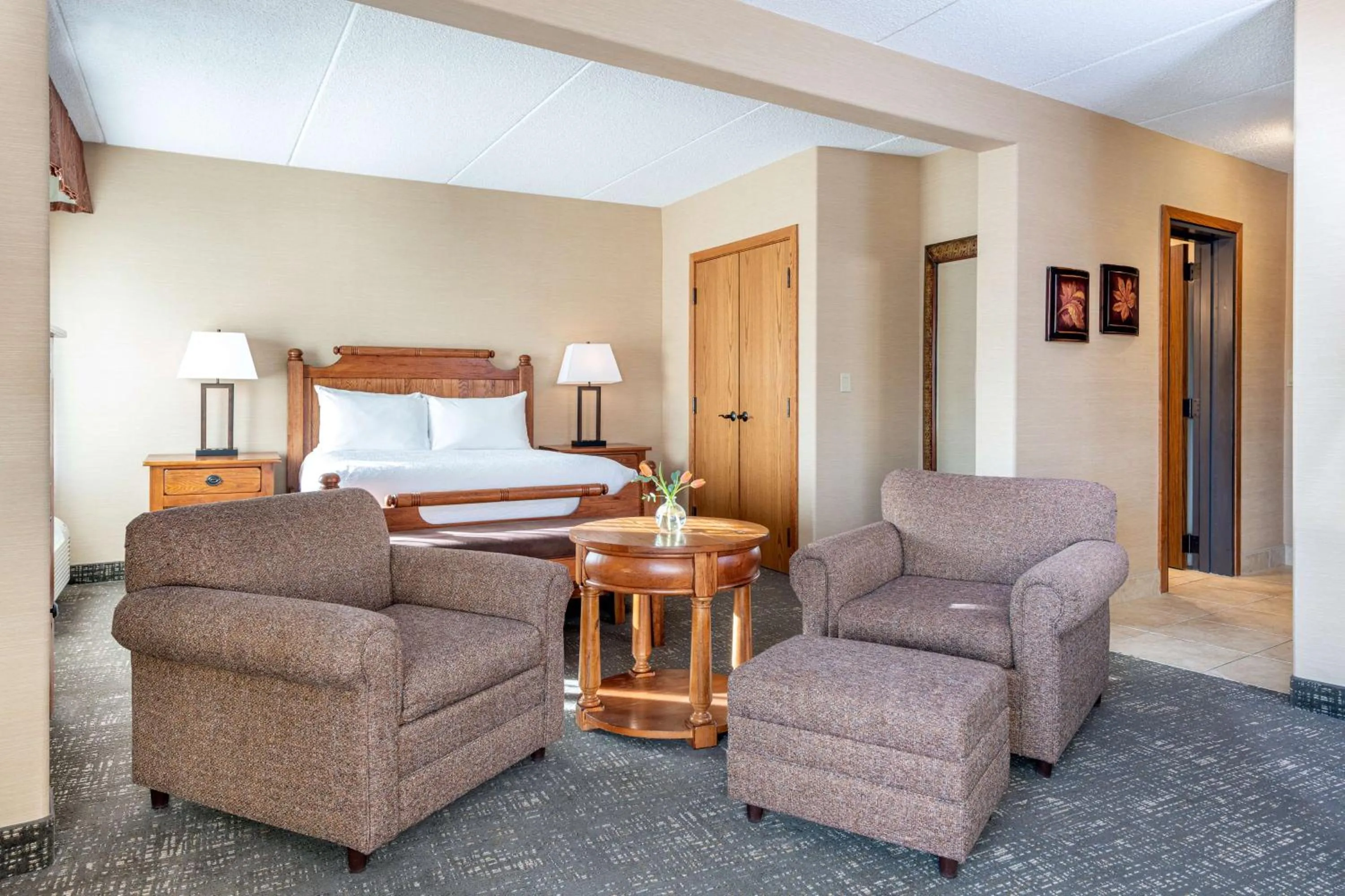 Bedroom, Bed in Best Western Plus Waterbury - Stowe