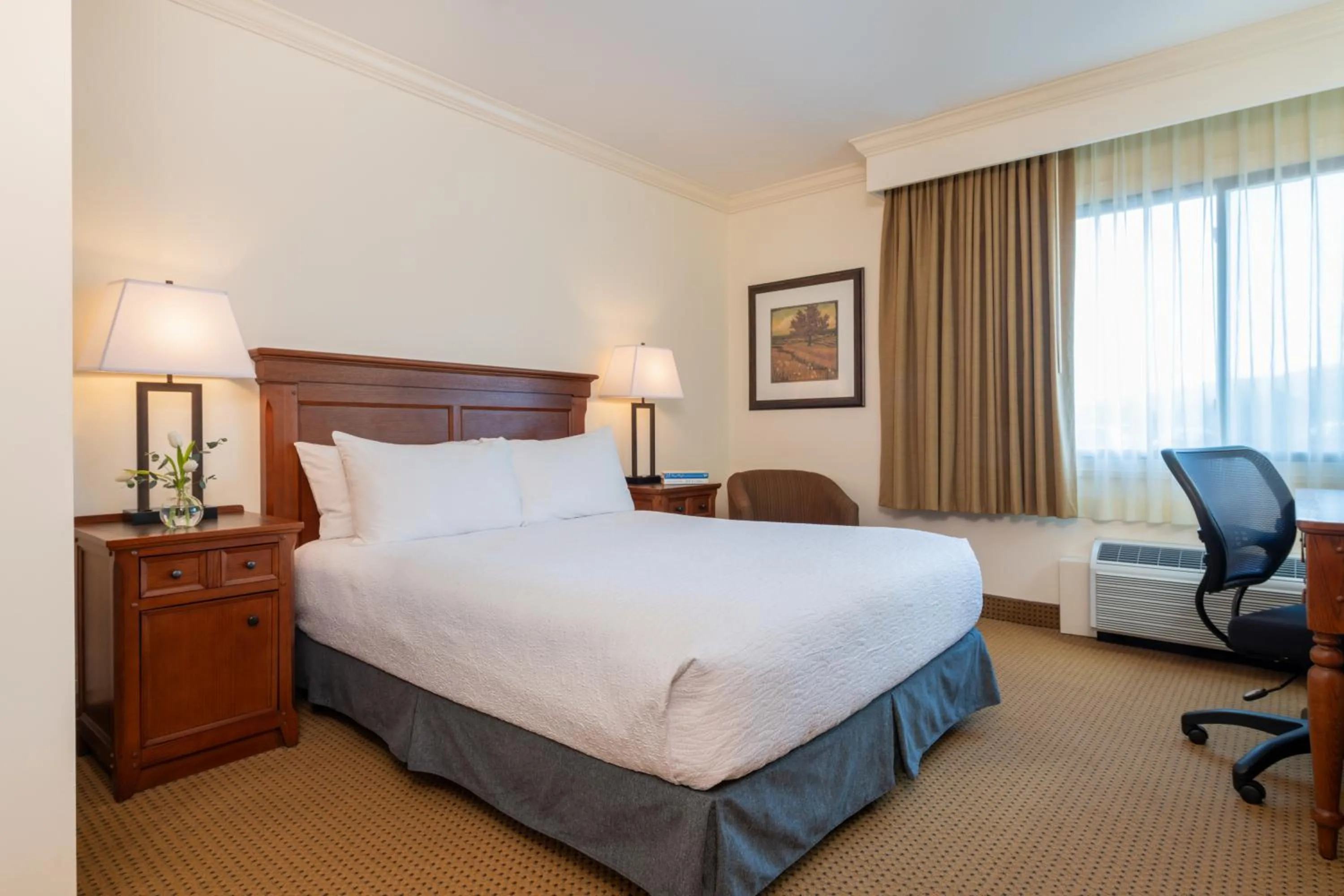 Bedroom, Bed in Best Western Plus Waterbury - Stowe