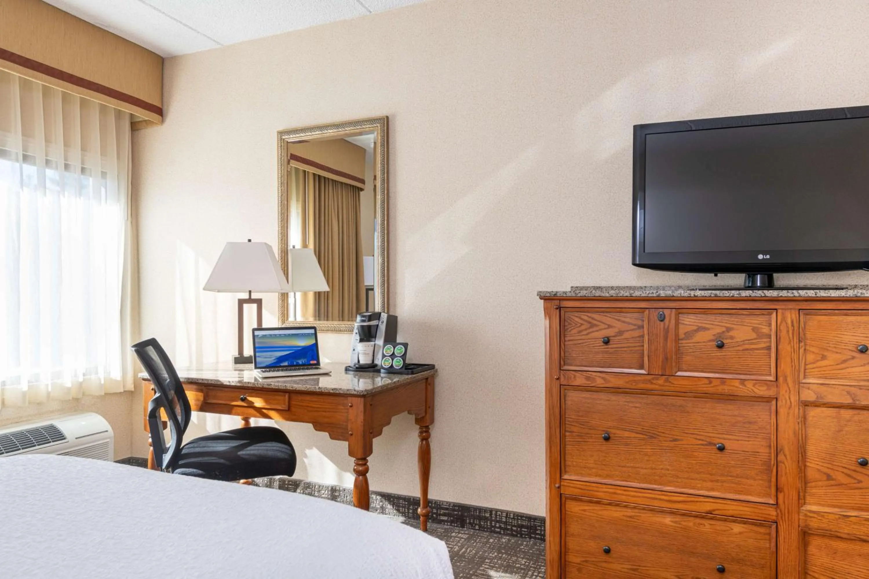 Bedroom, Bed in Best Western Plus Waterbury - Stowe