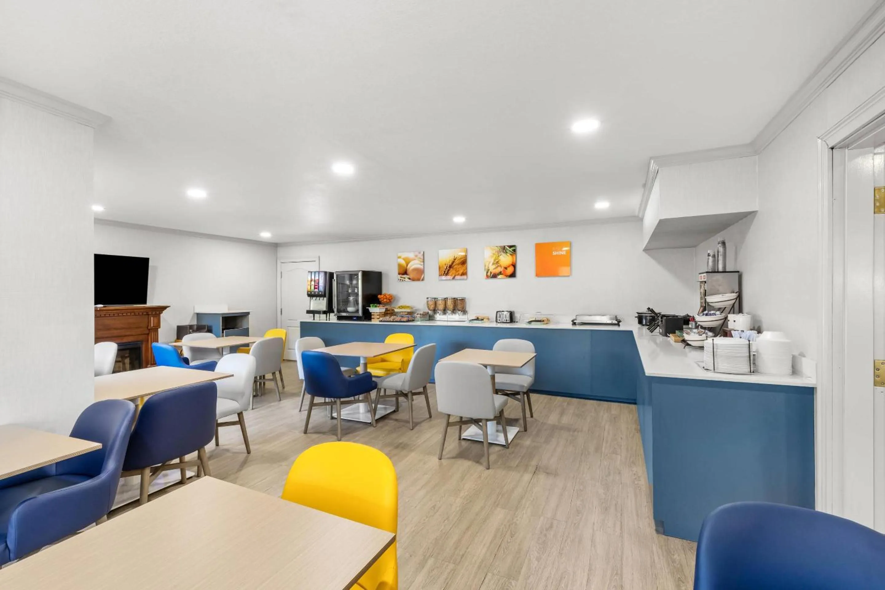 Breakfast in Comfort Inn & Suites Rome South