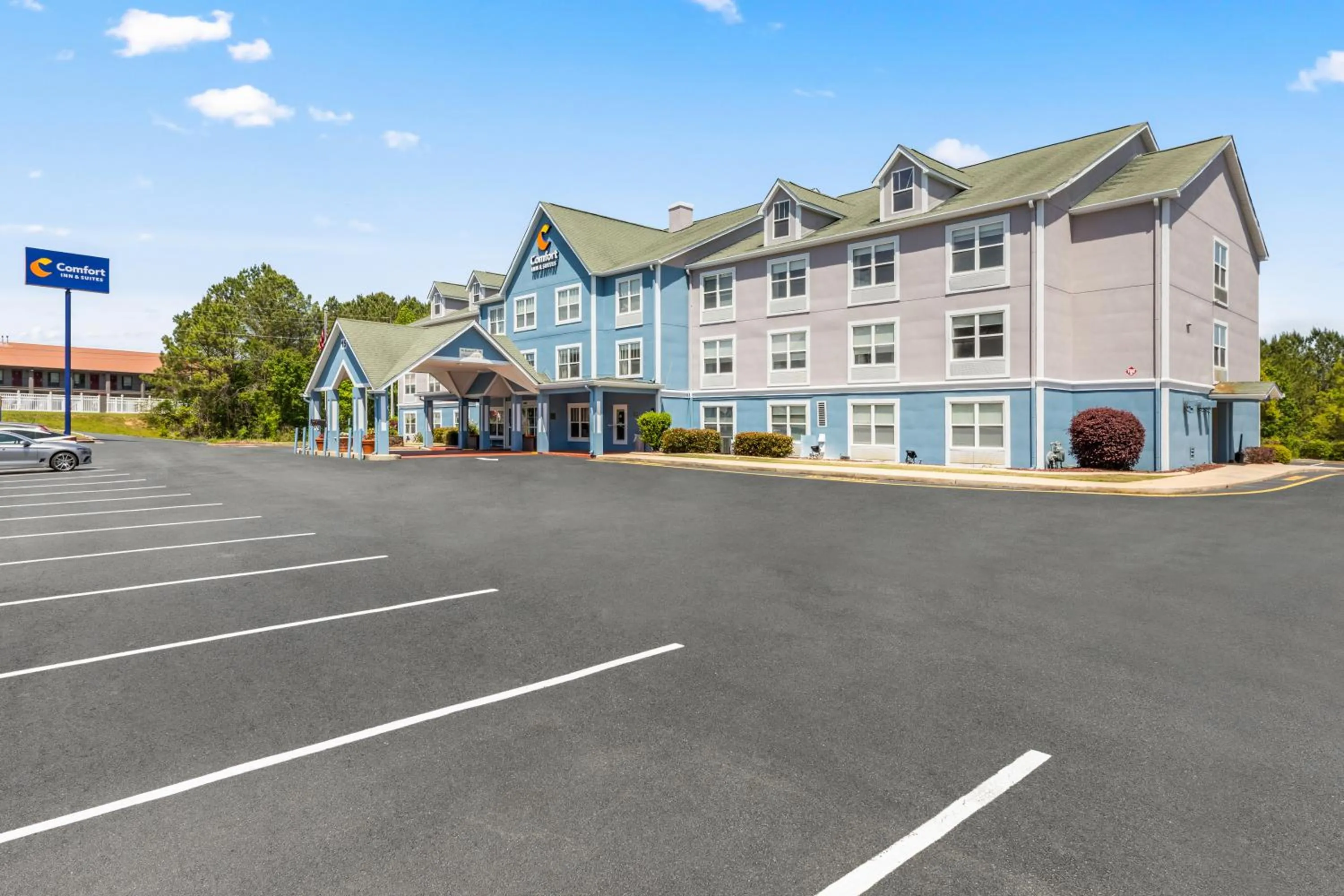 Property building in Comfort Inn & Suites Rome South