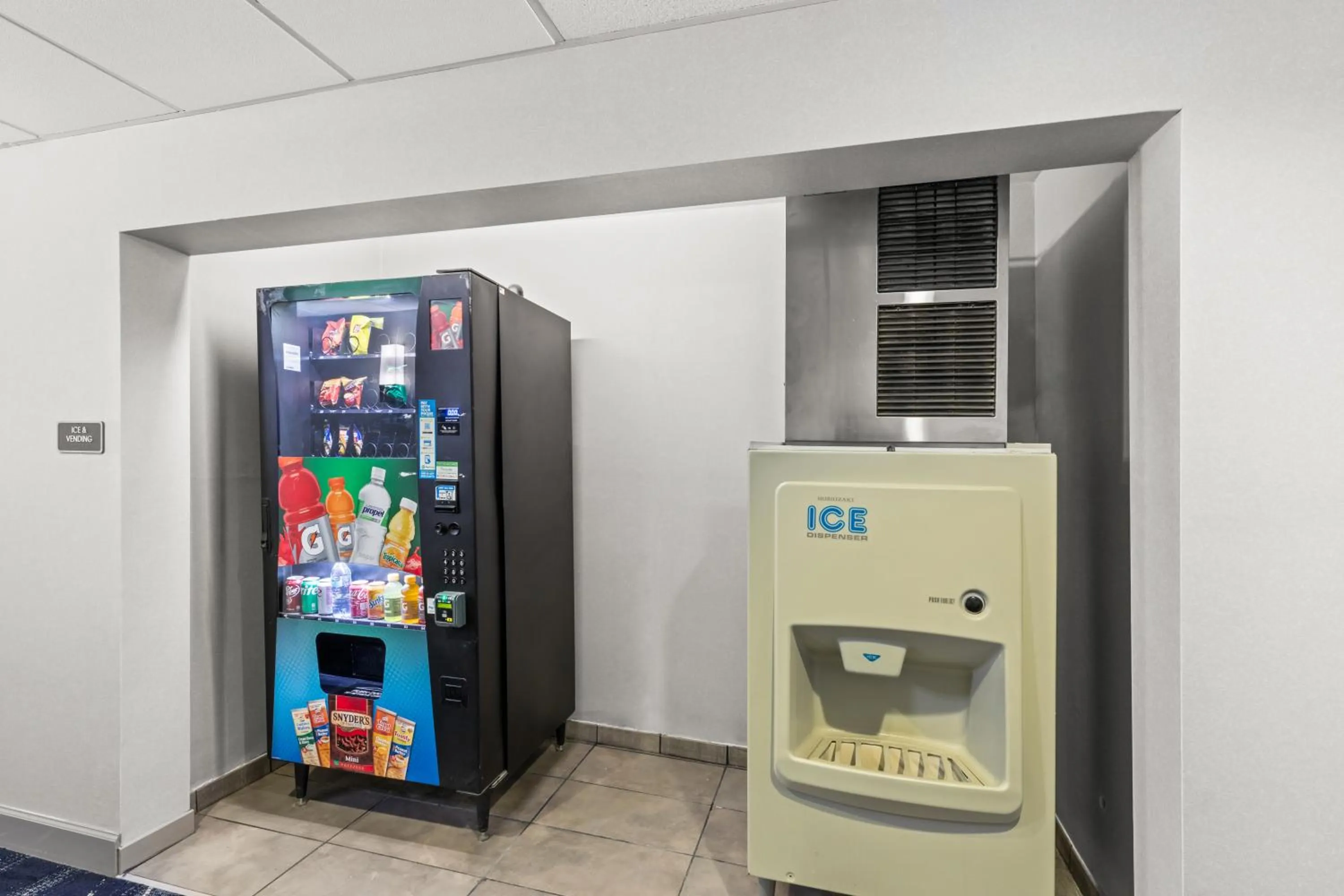 vending machine in Comfort Inn & Suites Rome South