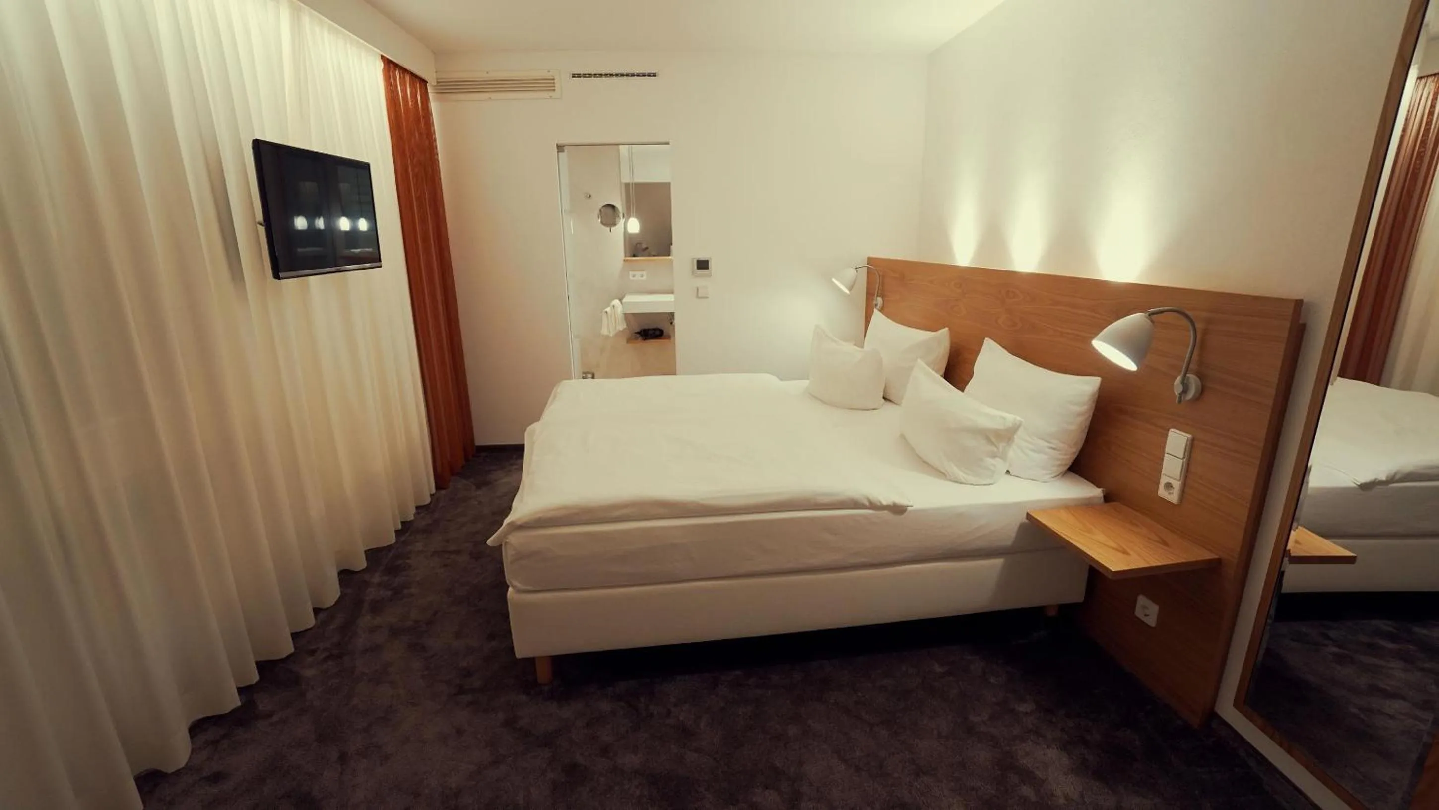 Bathroom, Bed in Hotel Adler Asperg