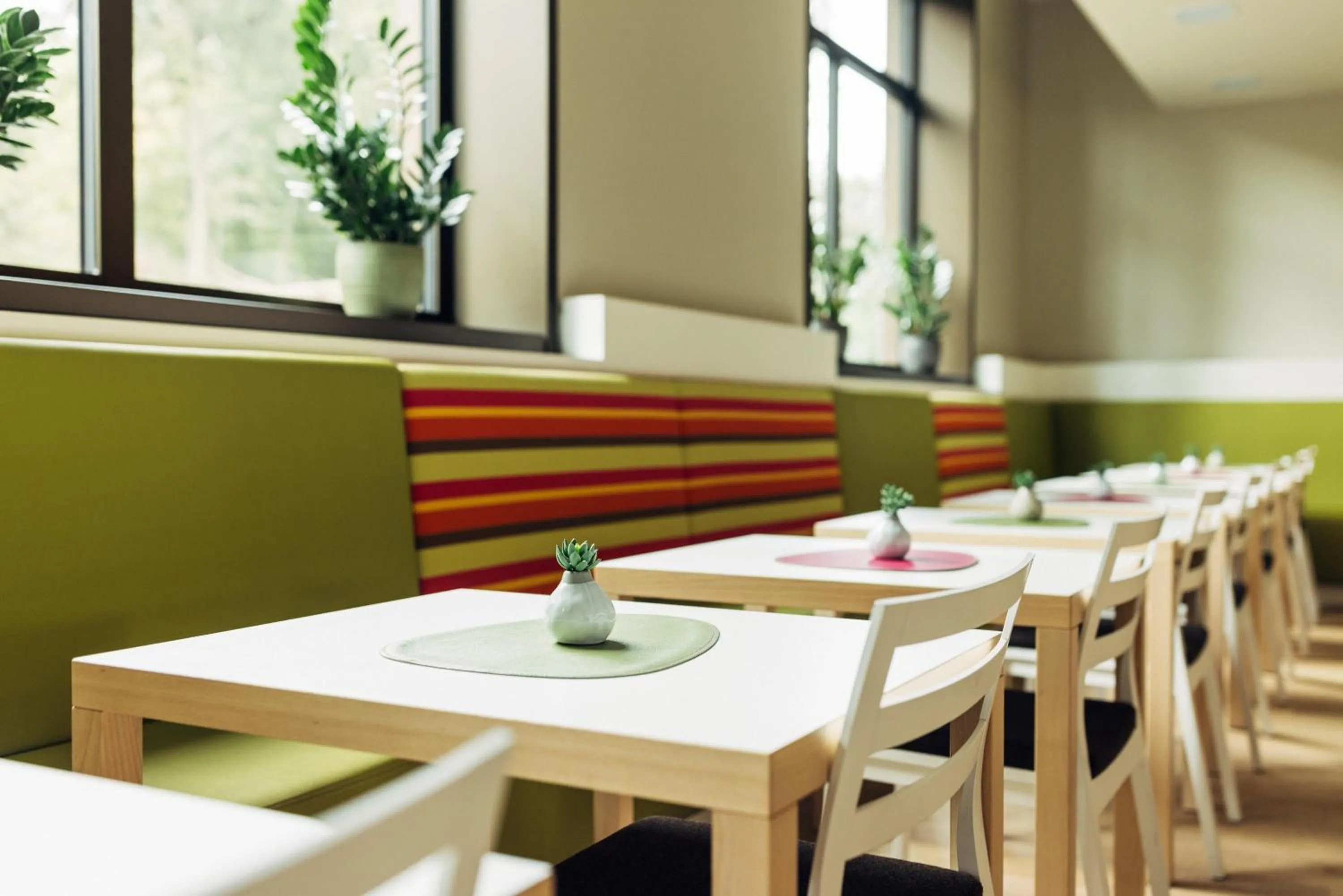 Restaurant/places to eat in harry's home Zürich-Wallisellen