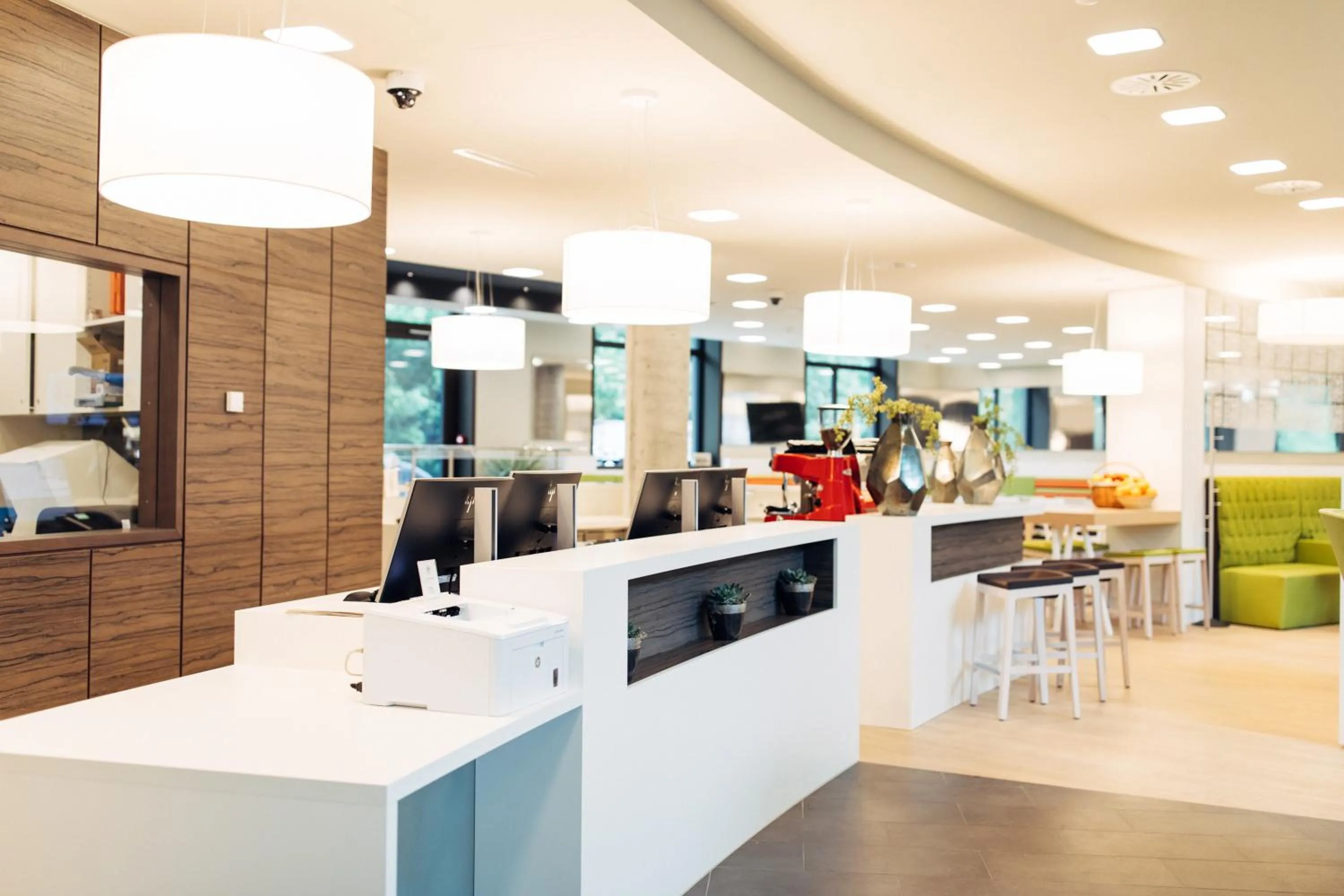 Property building in harry's home Zürich-Wallisellen