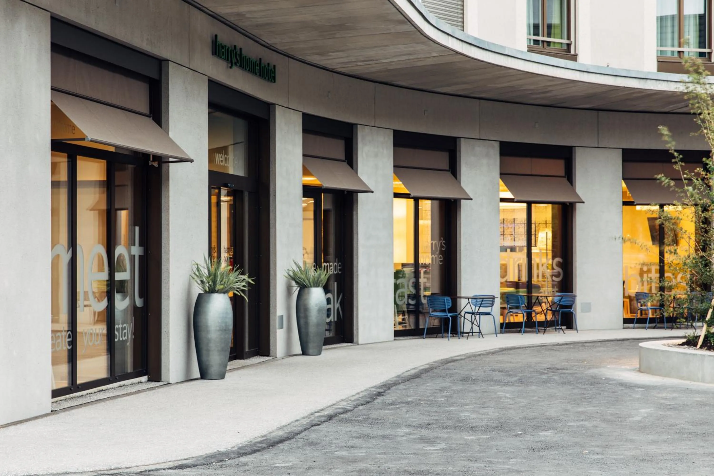 Facade/entrance in harry's home Zürich-Wallisellen