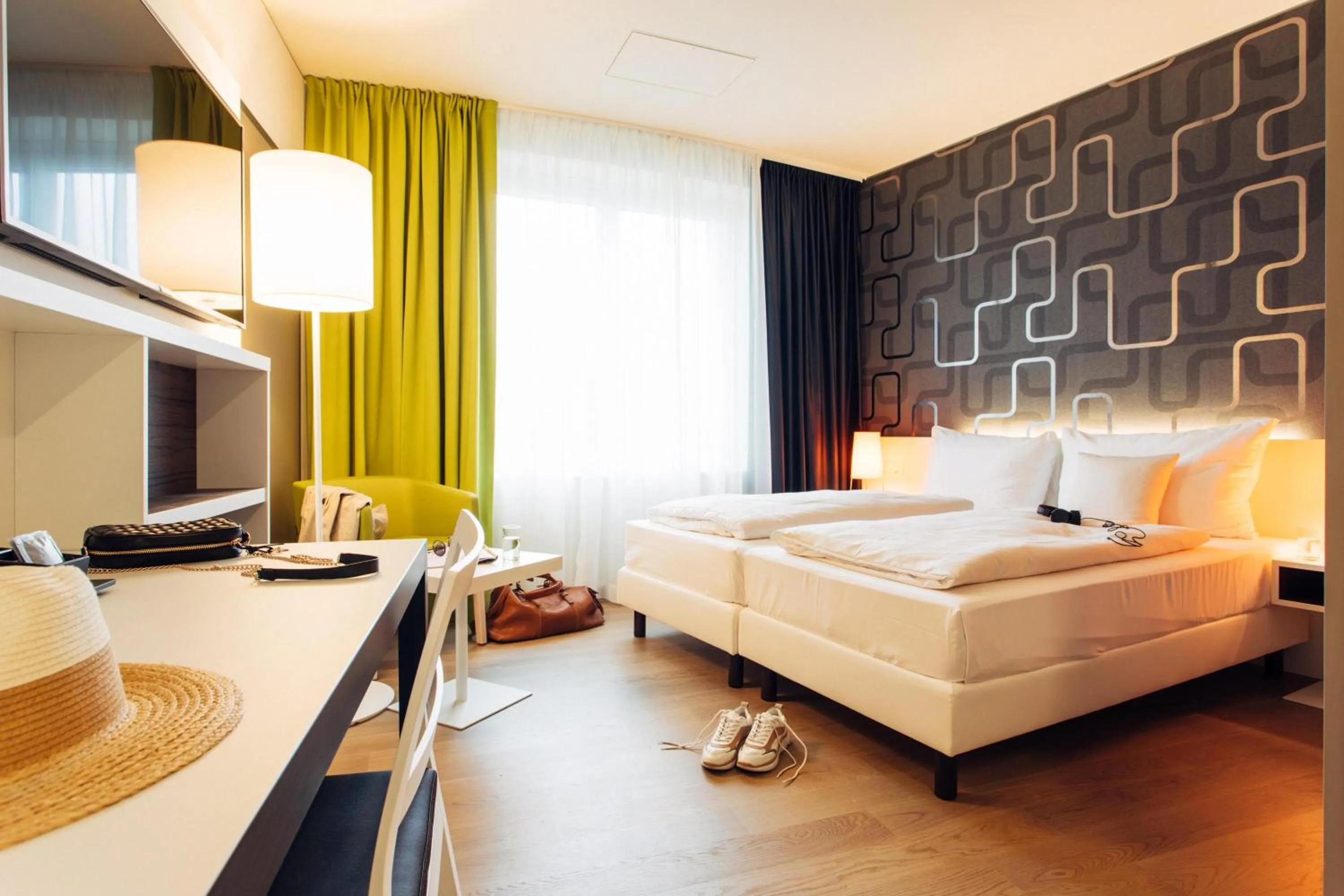 Photo of the whole room, Bed in harry's home Zürich-Wallisellen