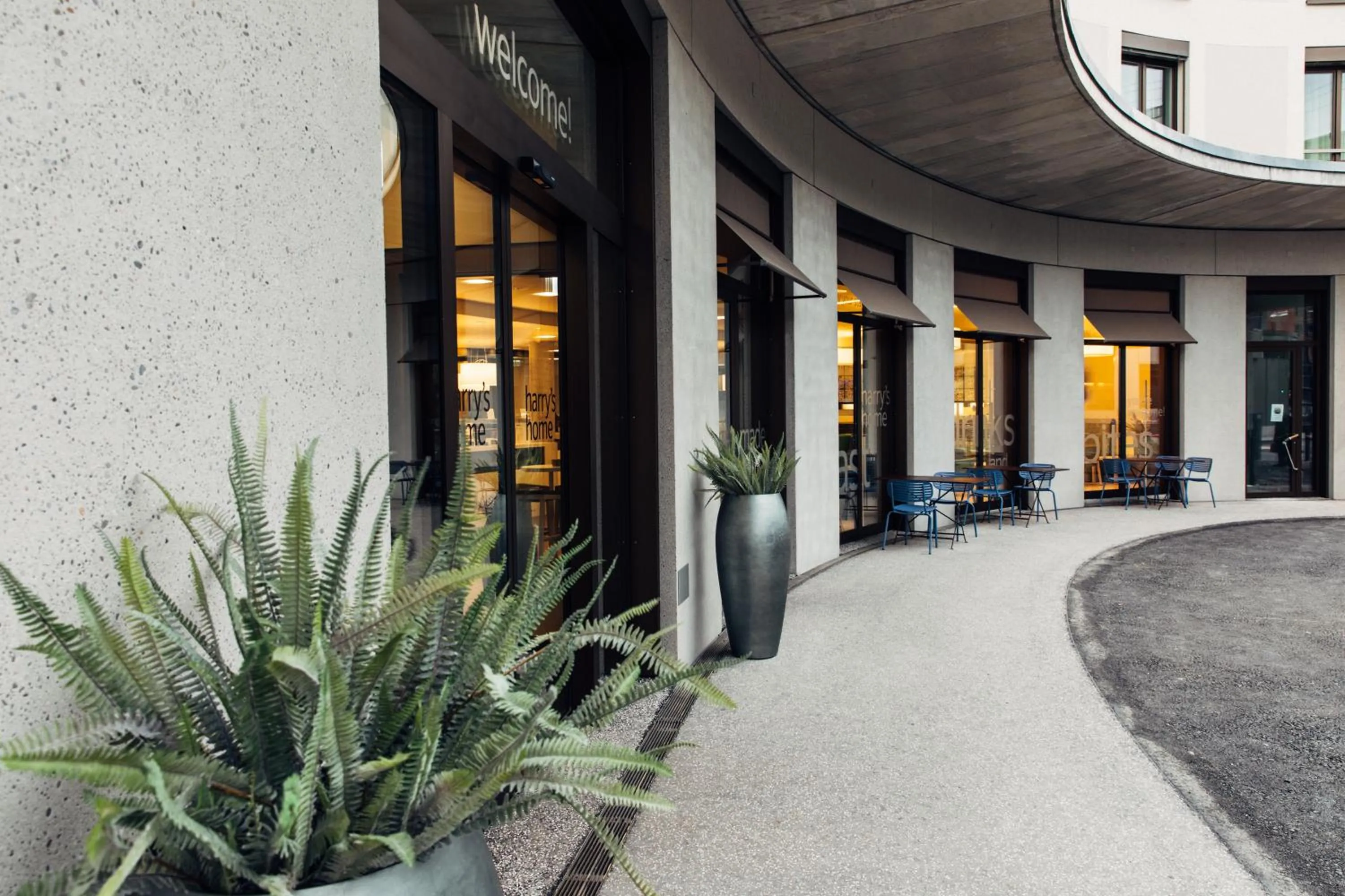 Facade/entrance in harry's home Zürich-Wallisellen