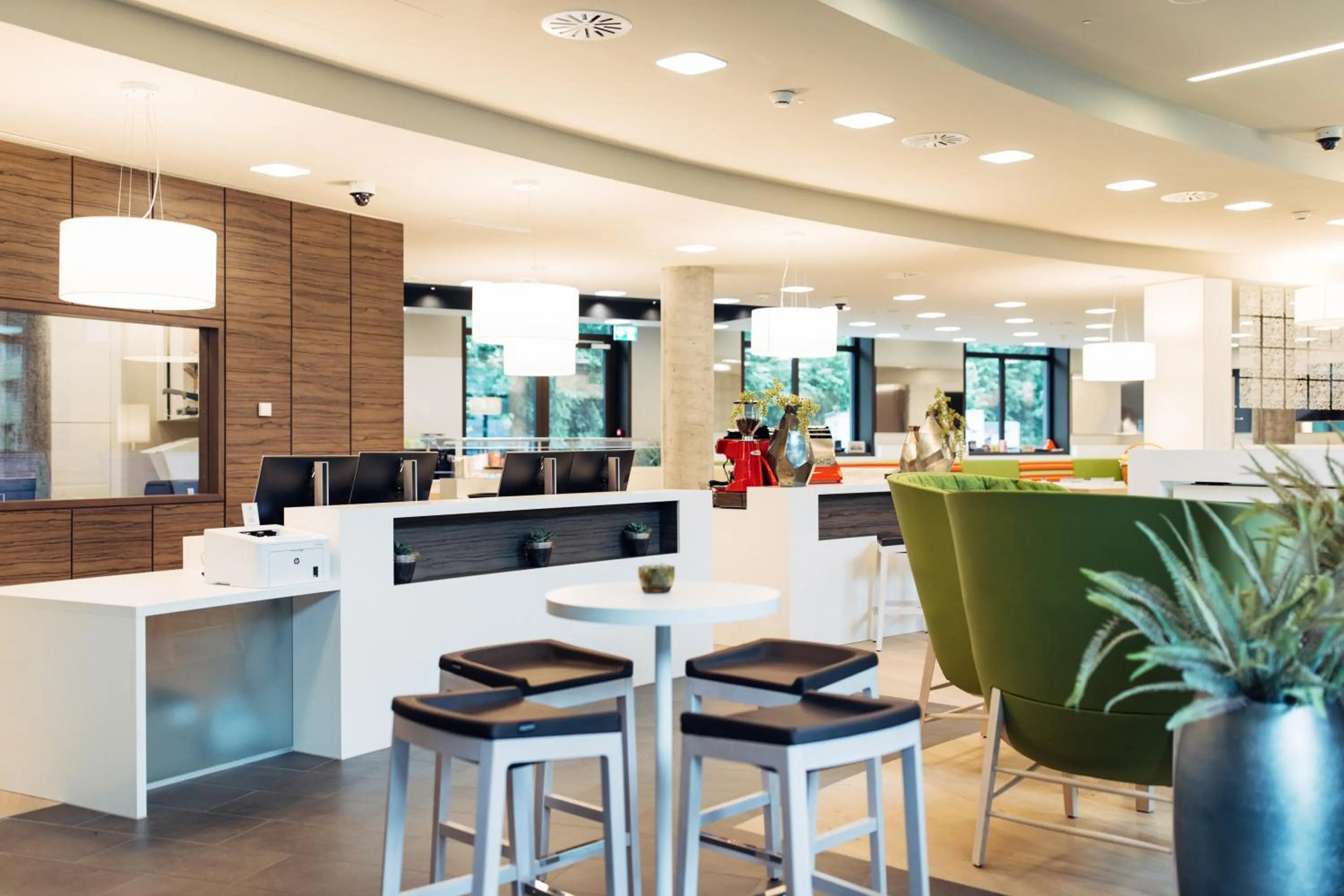 Property building in harry's home Zürich-Wallisellen