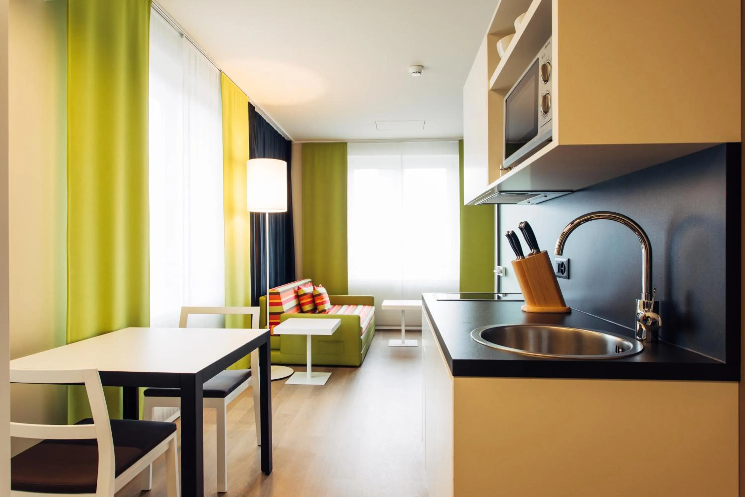 Coffee/tea facilities in harry's home Zürich-Wallisellen