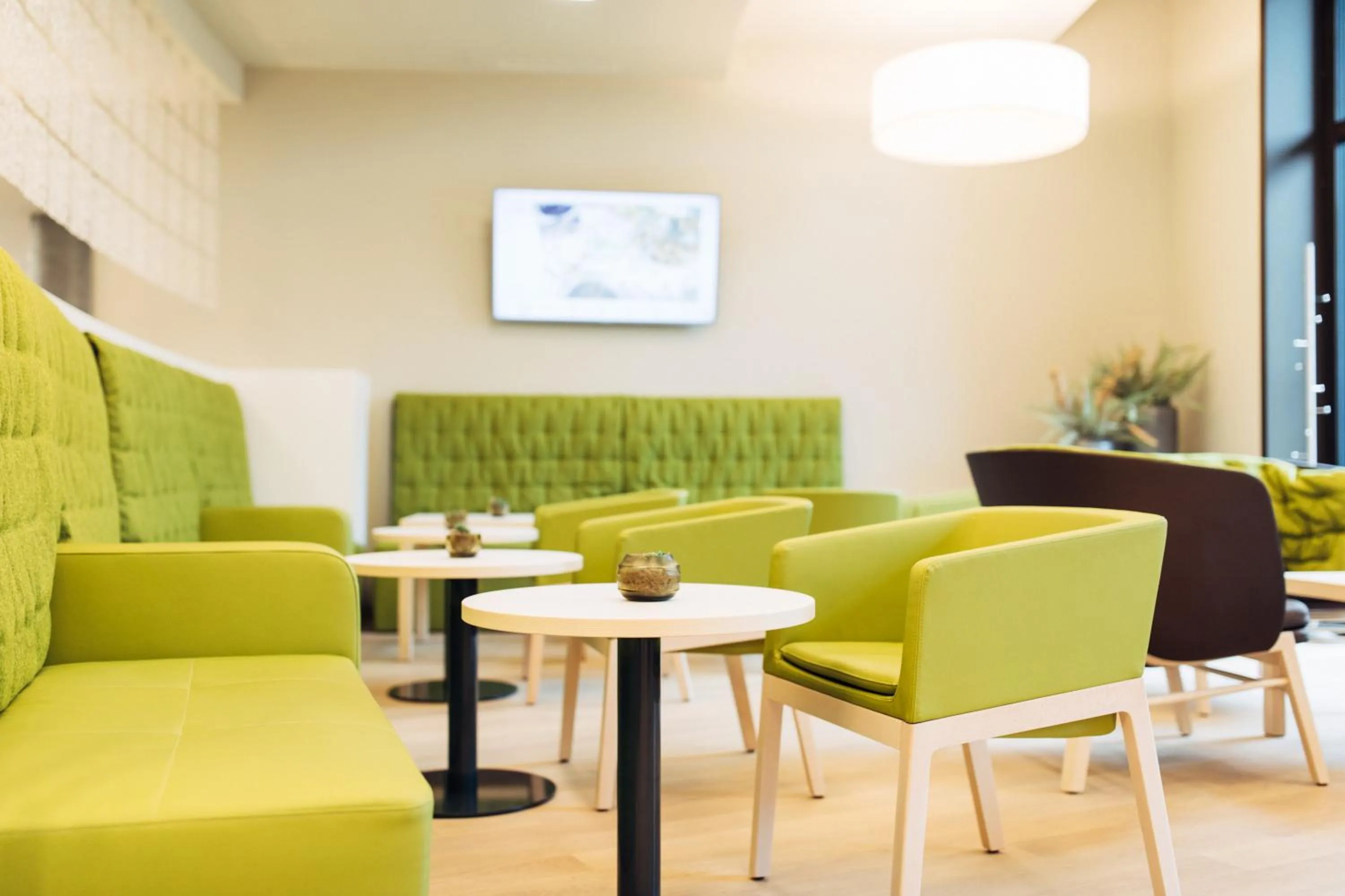 Property building in harry's home Zürich-Wallisellen