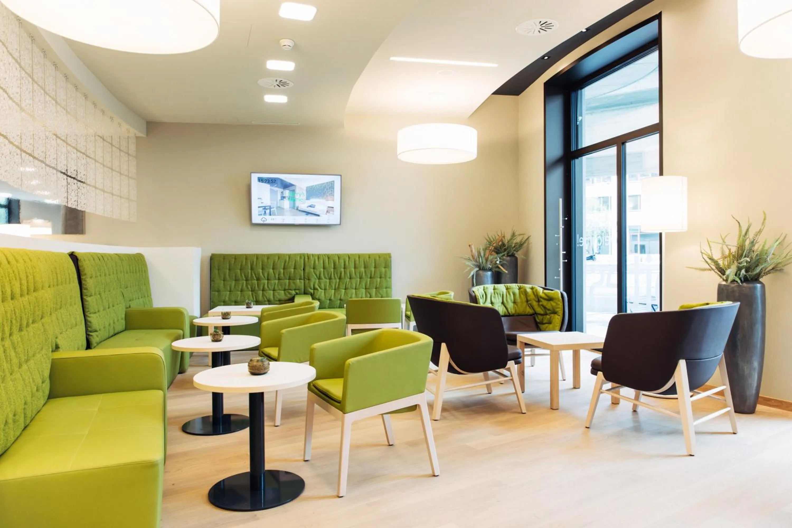 Property building in harry's home Zürich-Wallisellen