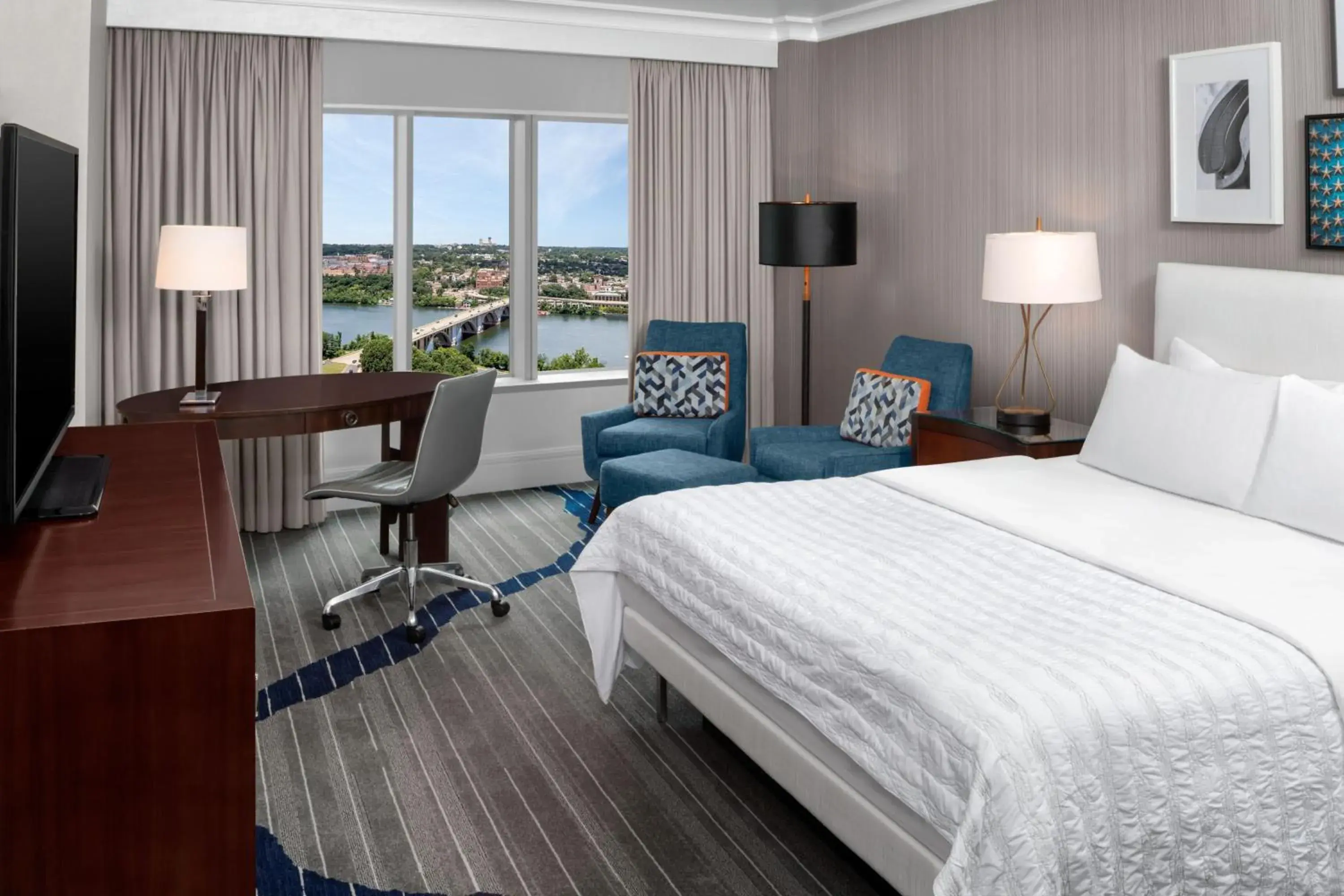 Superior King Room in Le Meridien Arlington Superior King Room in Le Meridien Arlington