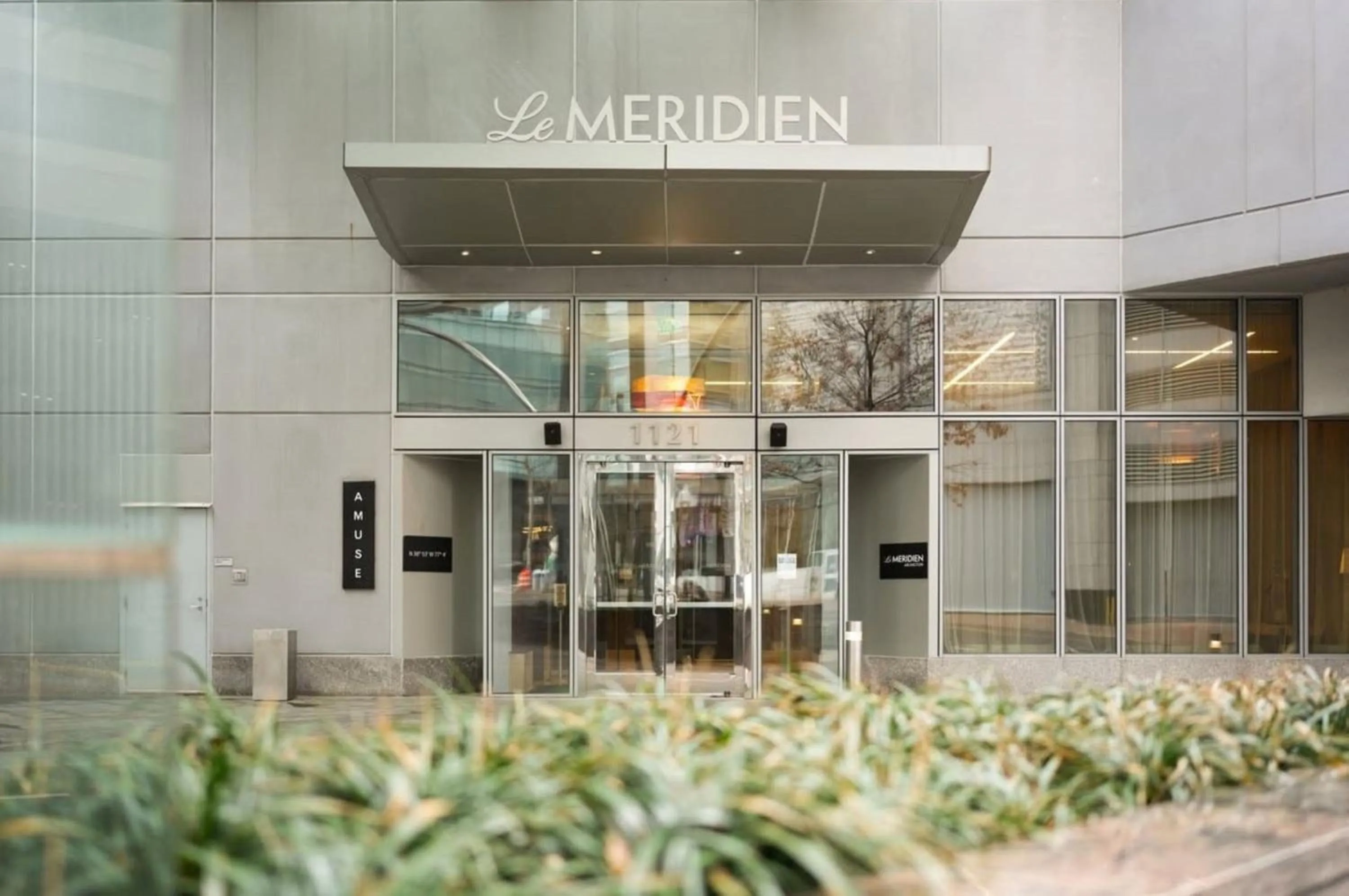 Property building in Le Meridien Arlington