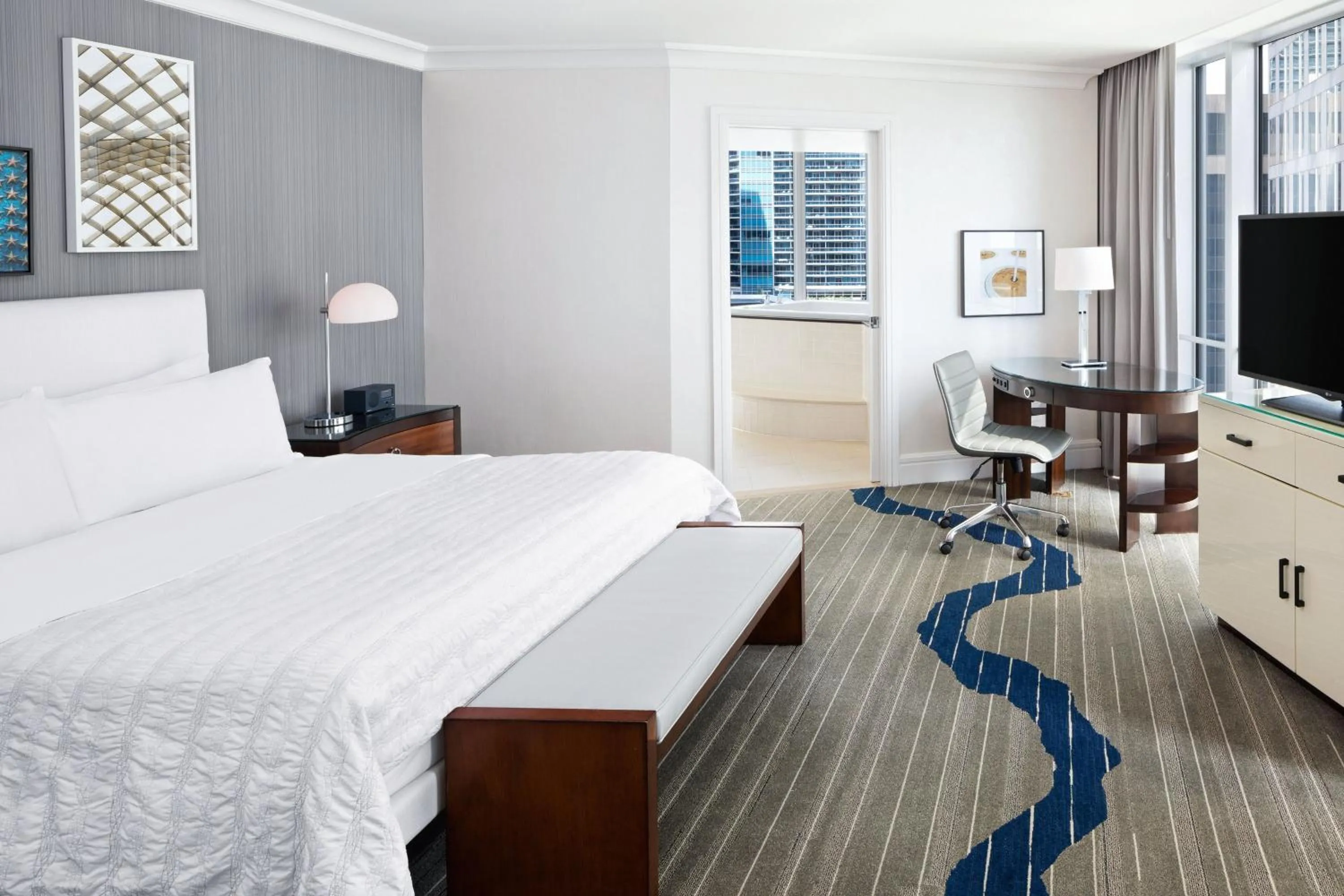 Bedroom, Bed in Le Meridien Arlington