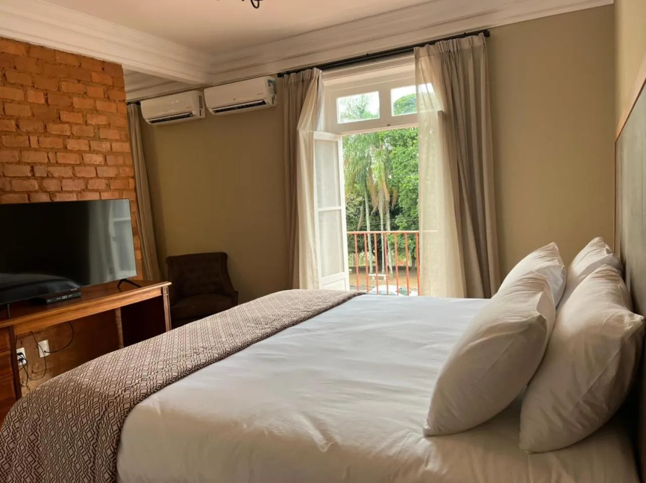 Bedroom, Bed in Hotel Escola Bela Vista