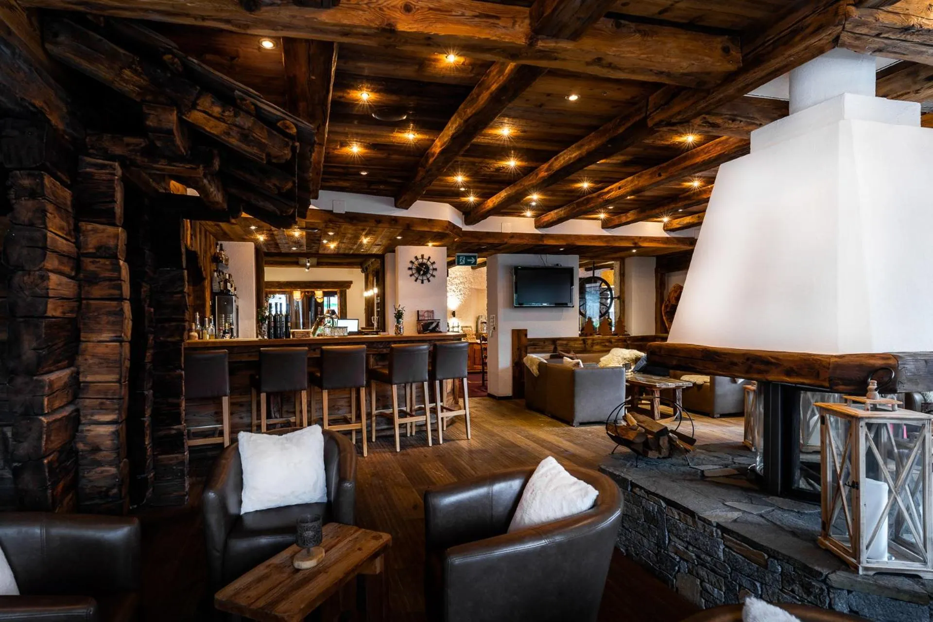 Lounge or bar in Lifestyle & Spa Hotel Grächerhof